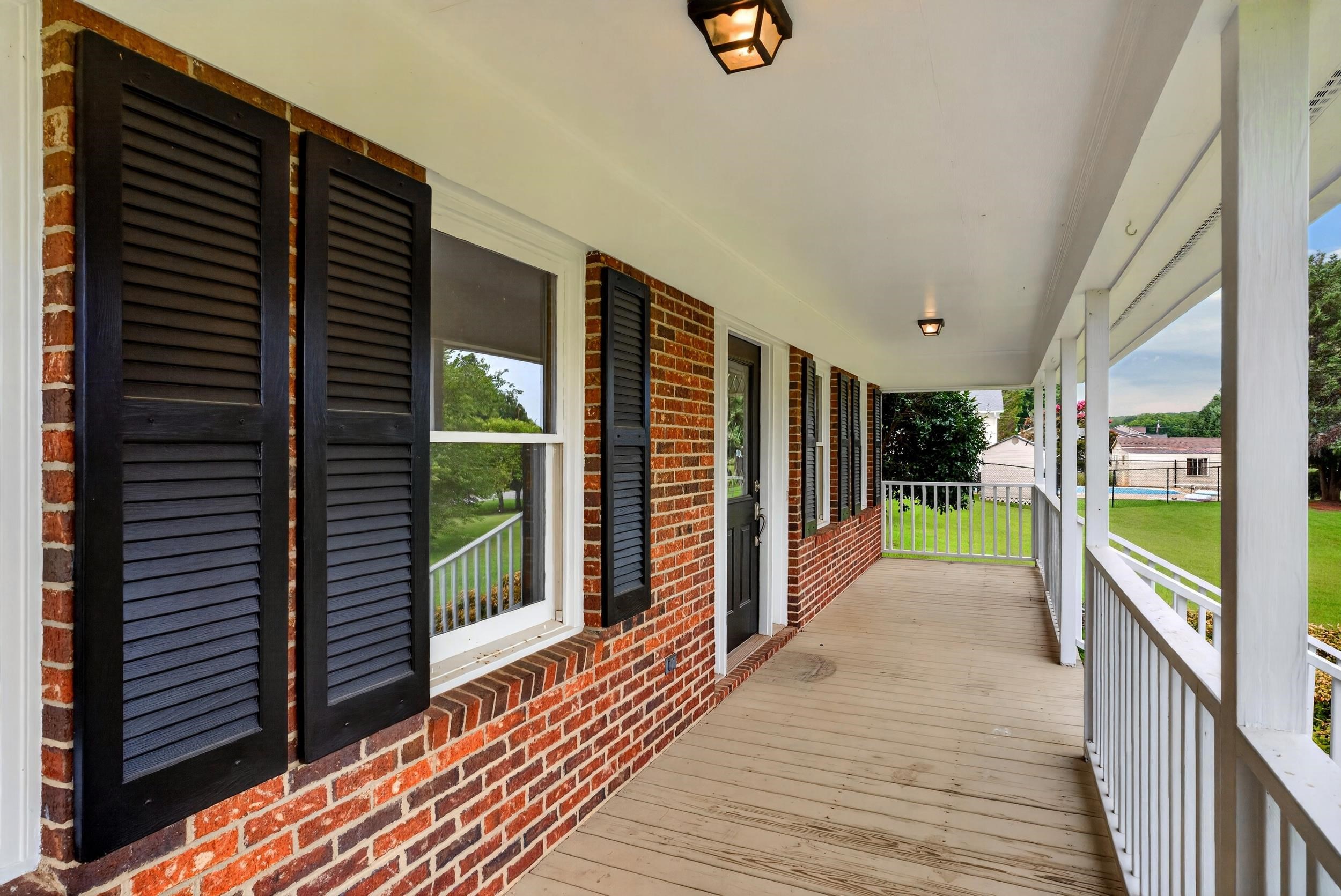 1935 Ford Road Property Photo 4