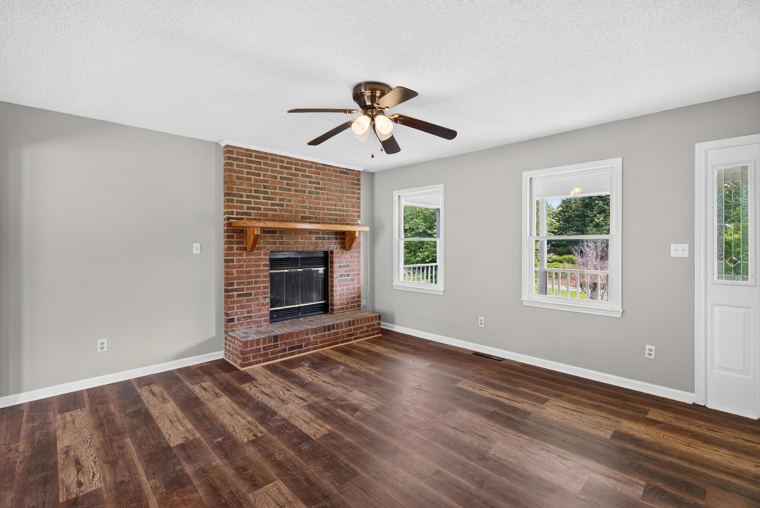 1935 Ford Road Property Photo 7