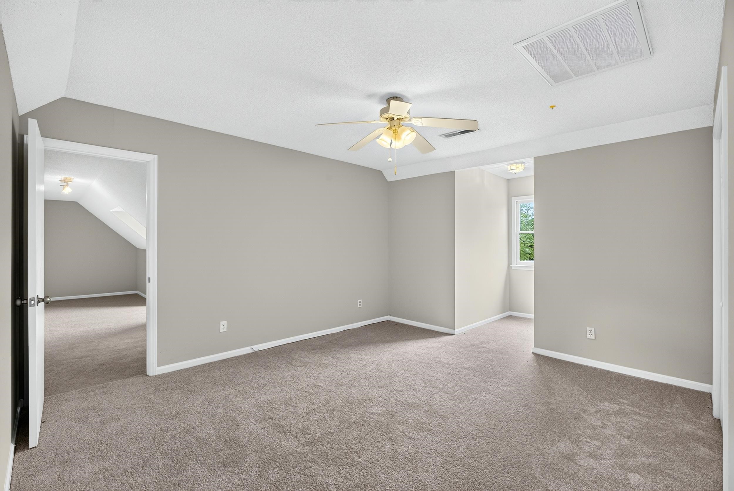 1935 Ford Road Property Photo 18