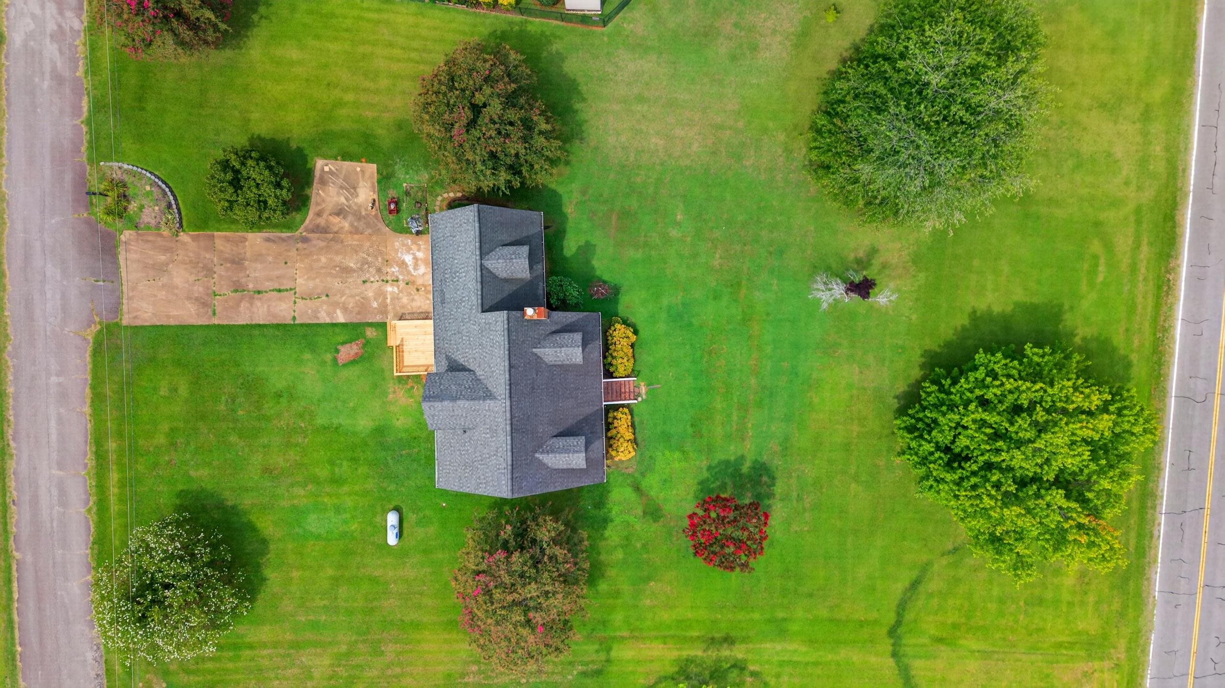 1935 Ford Road Property Photo 25
