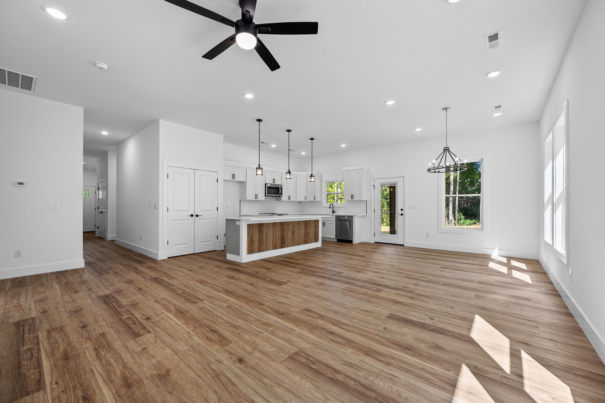 208 Eastbrook Road Property Photo 4