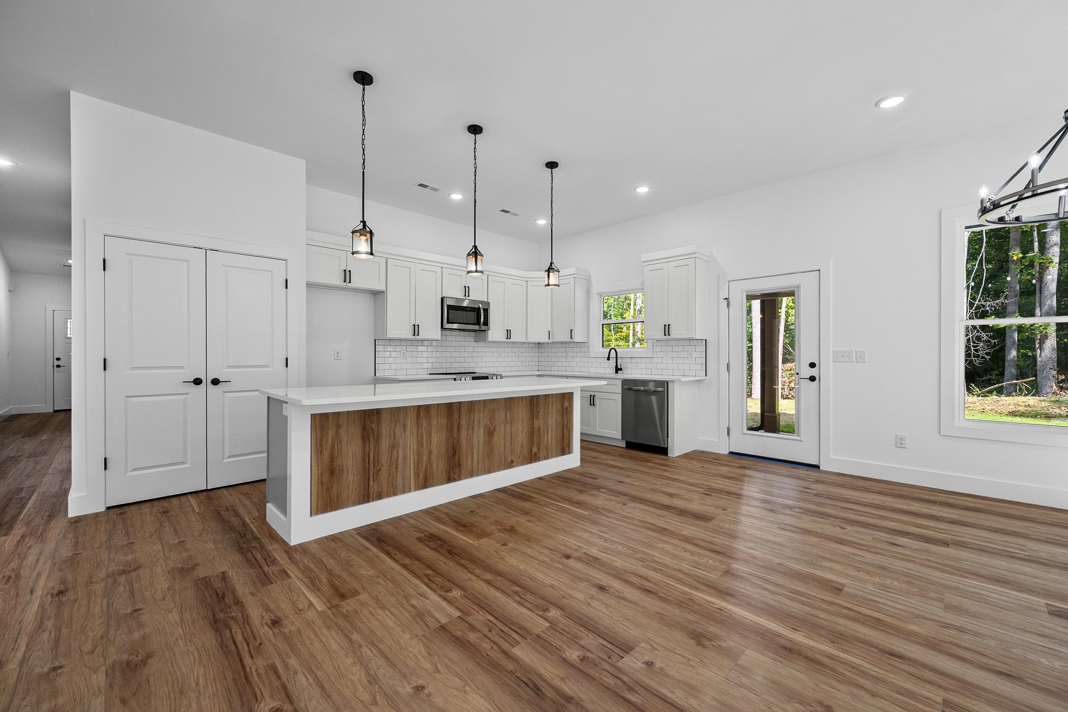 208 Eastbrook Road Property Photo 6