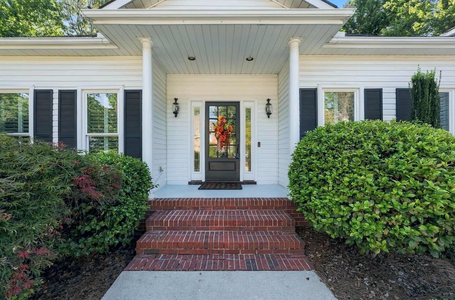 305 Beckworth Drive Property Photo 3