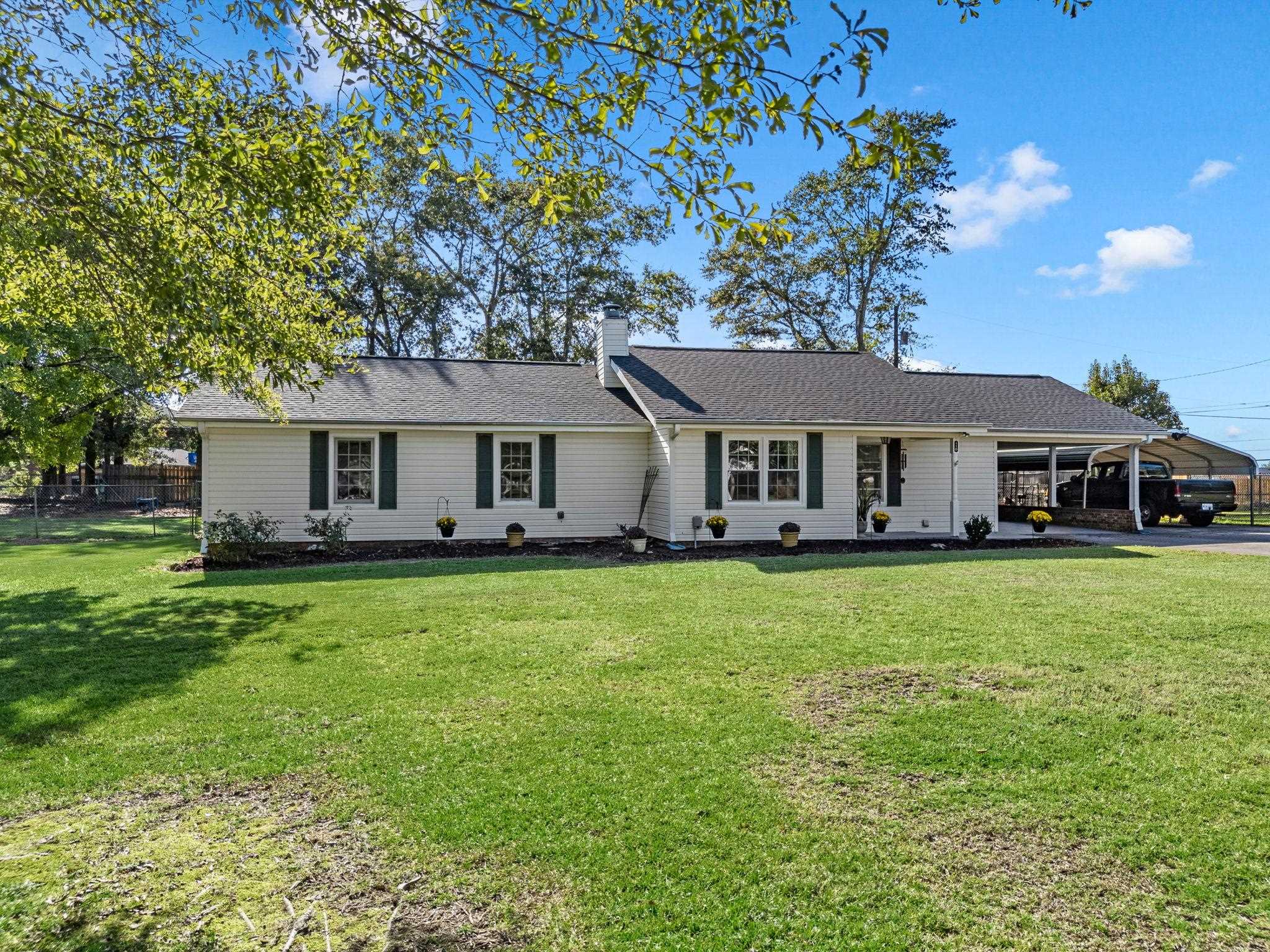 110 Coldspring Dr Property Photo 2