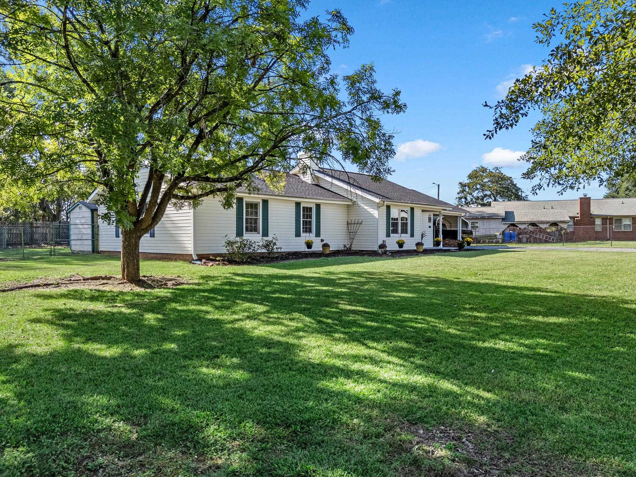 110 Coldspring Dr Property Photo 4