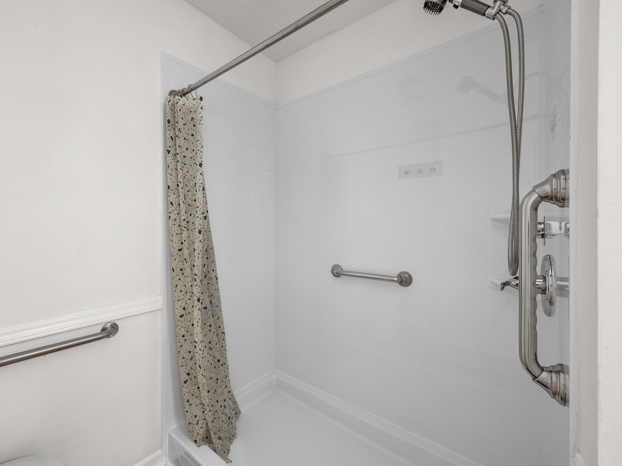 110 Coldspring Dr Property Photo 28