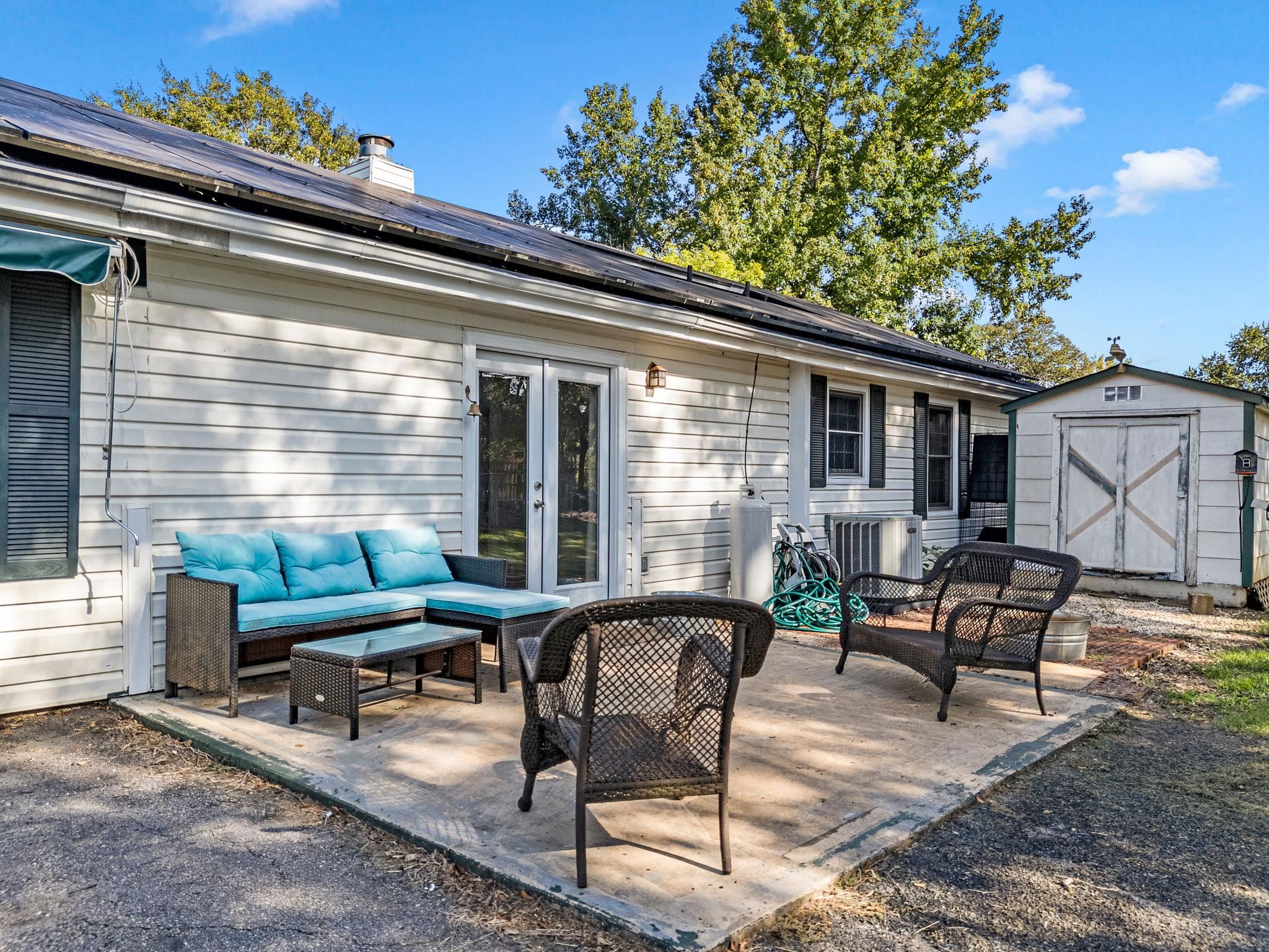110 Coldspring Dr Property Photo 32