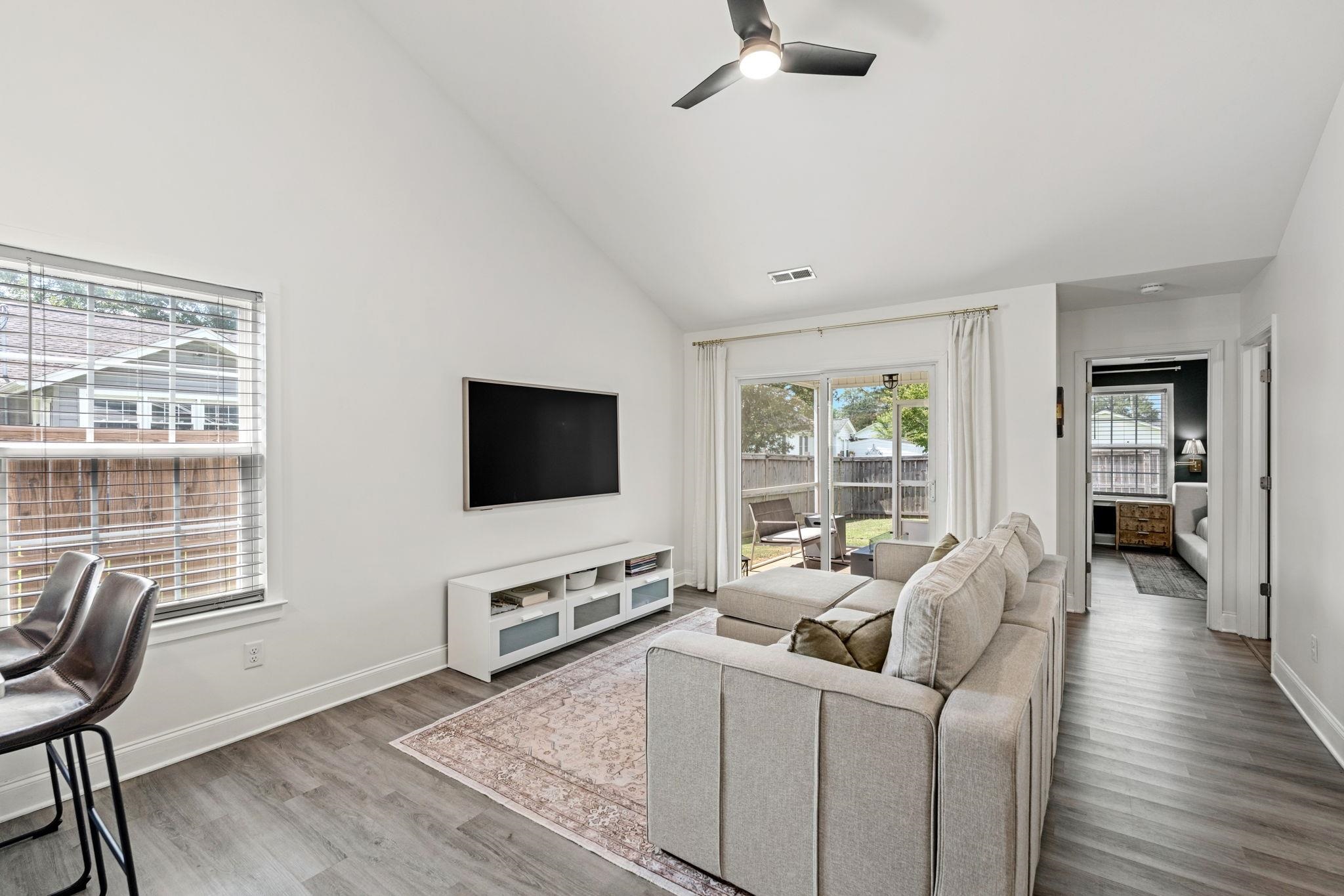 102 N Church Street Property Photo 11