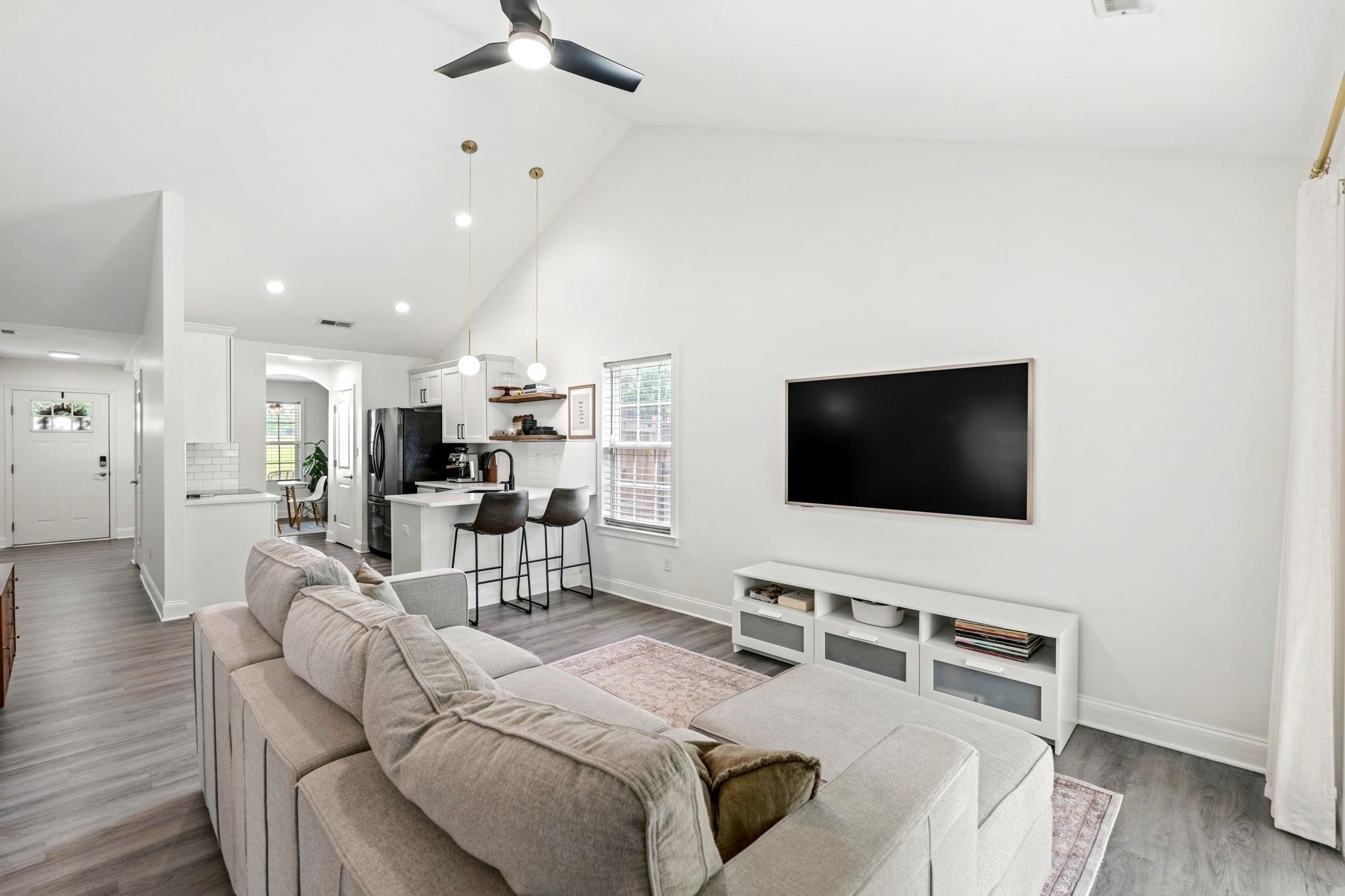 102 N Church Street Property Photo 12