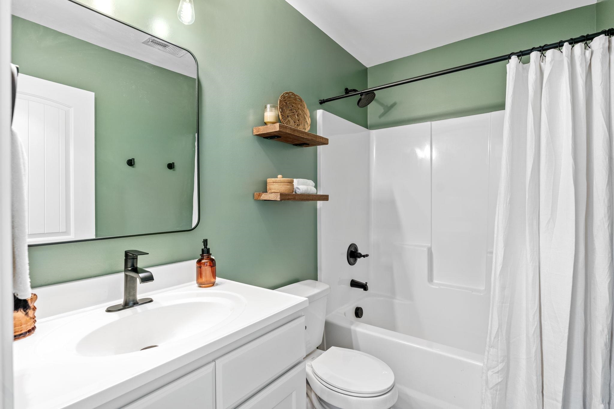 102 N Church Street Property Photo 23
