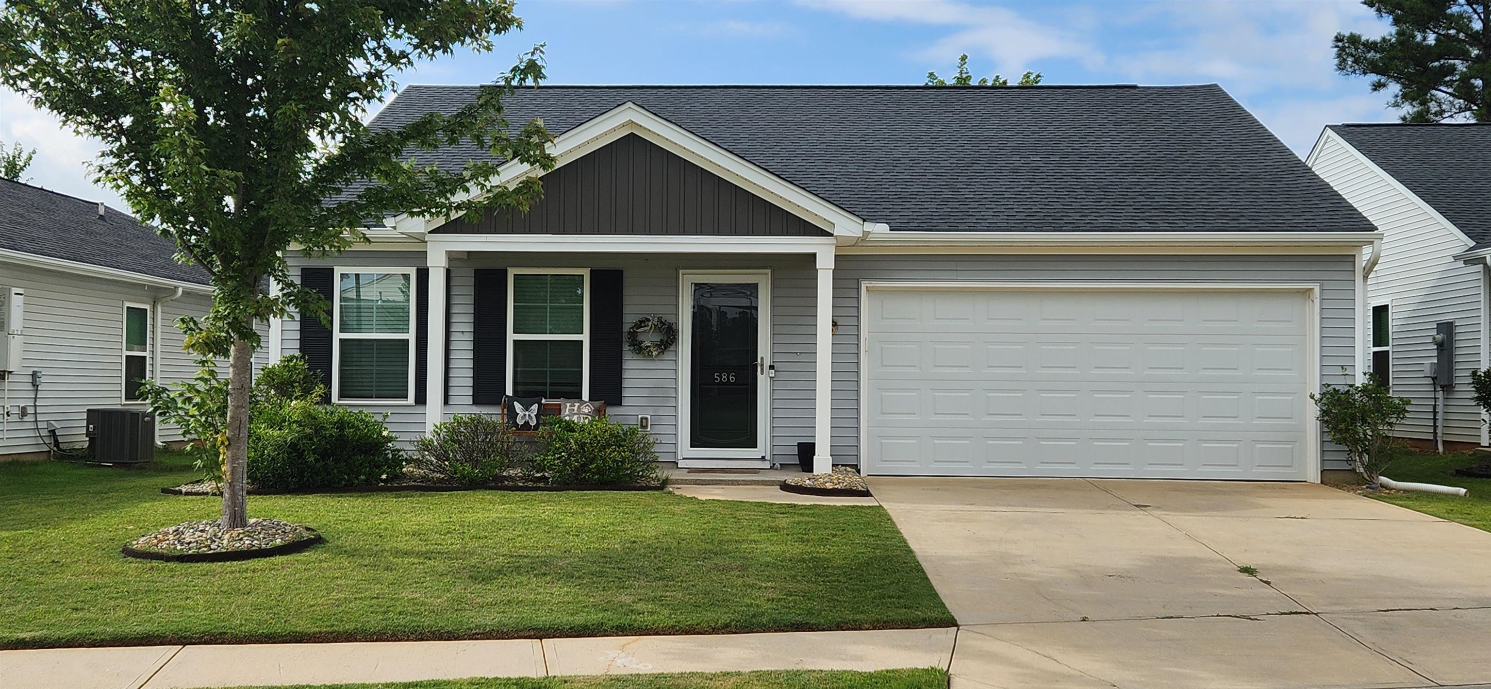586 Ridgeville Crossing Drive Property Photo 1