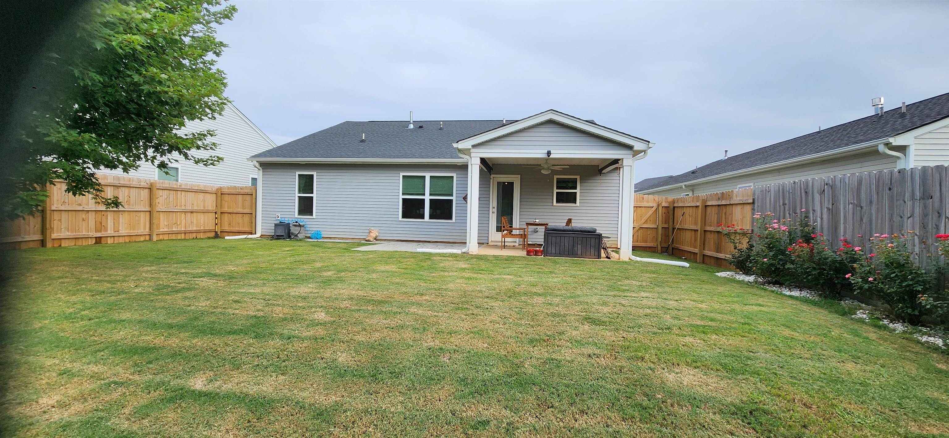 586 Ridgeville Crossing Drive Property Photo 7