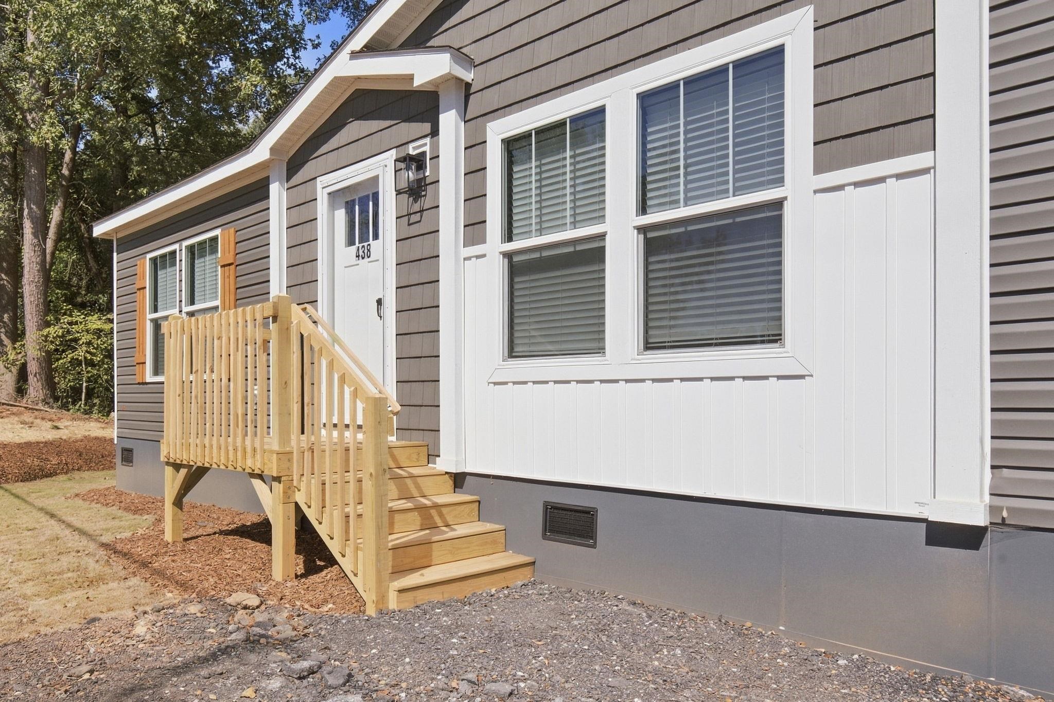 438 Berry Shoals Road Property Photo 6