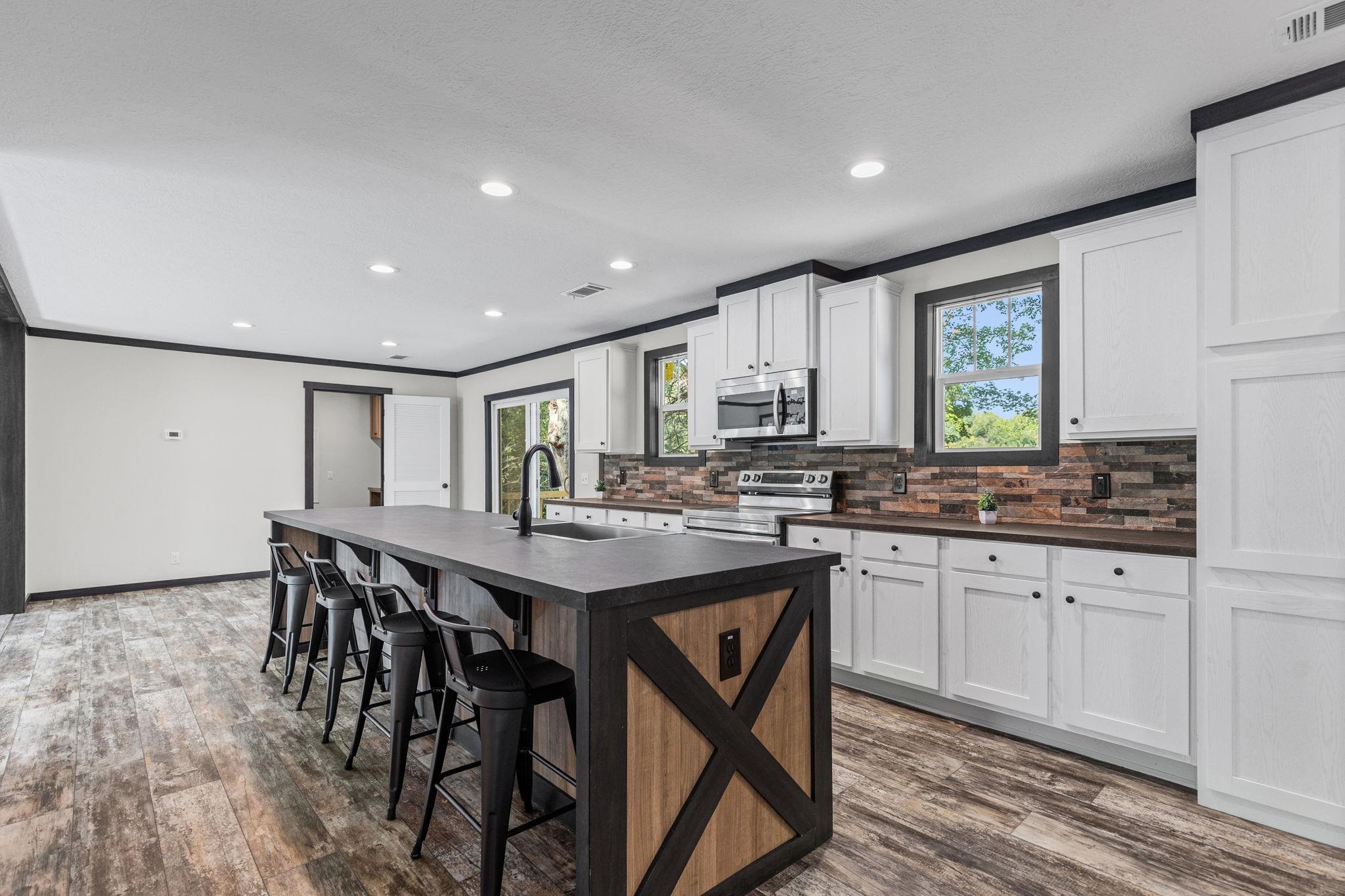 438 Berry Shoals Road Property Photo 14