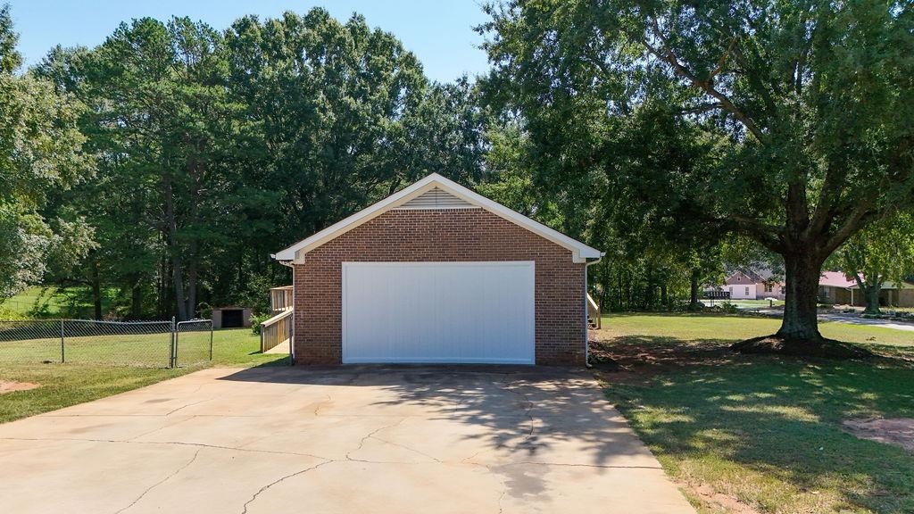 145 Lakeview Dr Property Photo 24