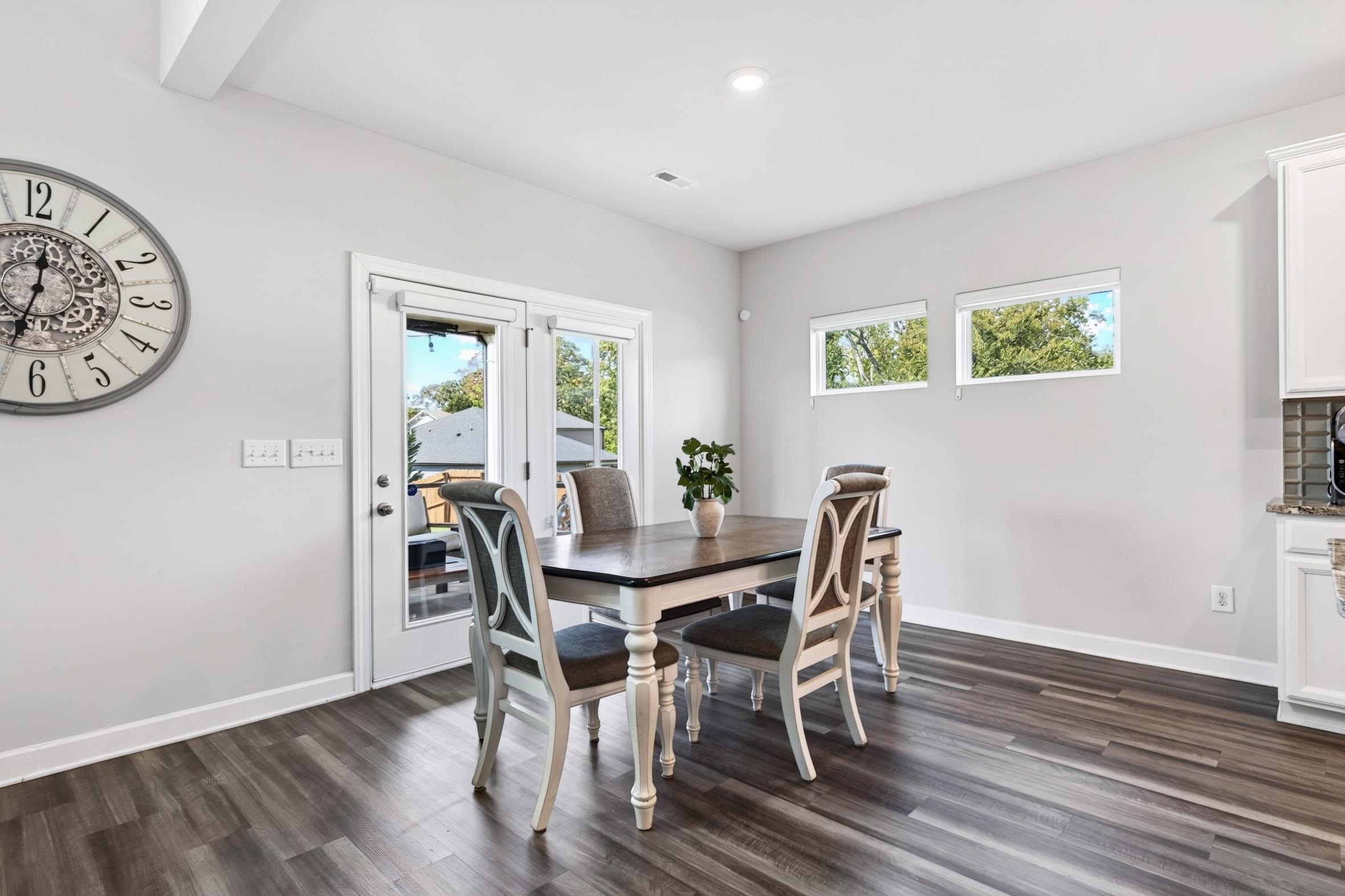 2505 Apsley Court Property Photo 12