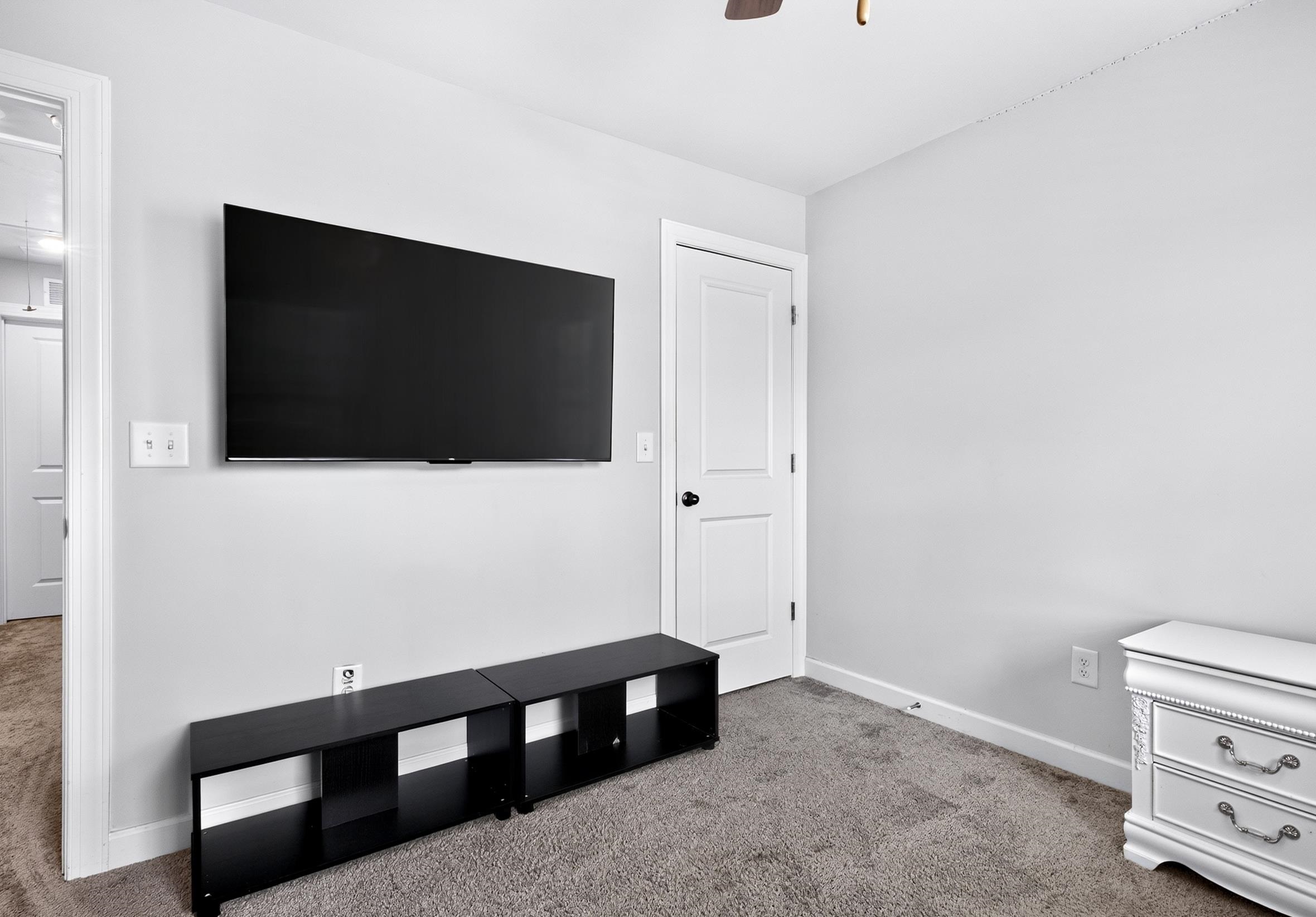 2505 Apsley Court Property Photo 35