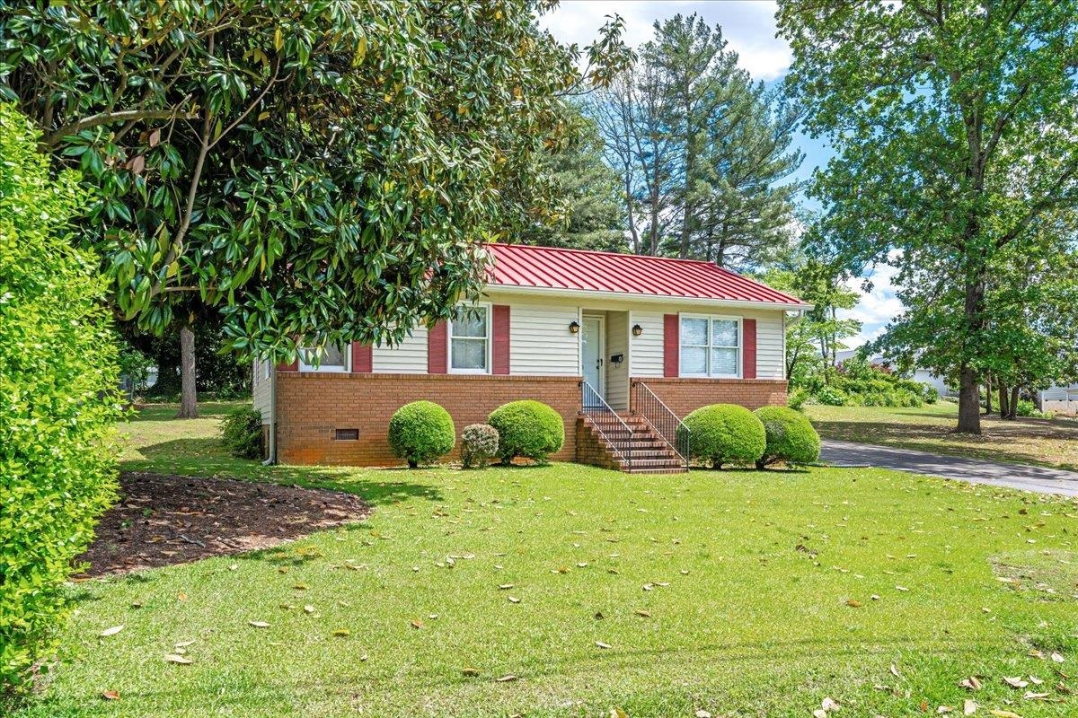 8 Cross Street Property Photo 2
