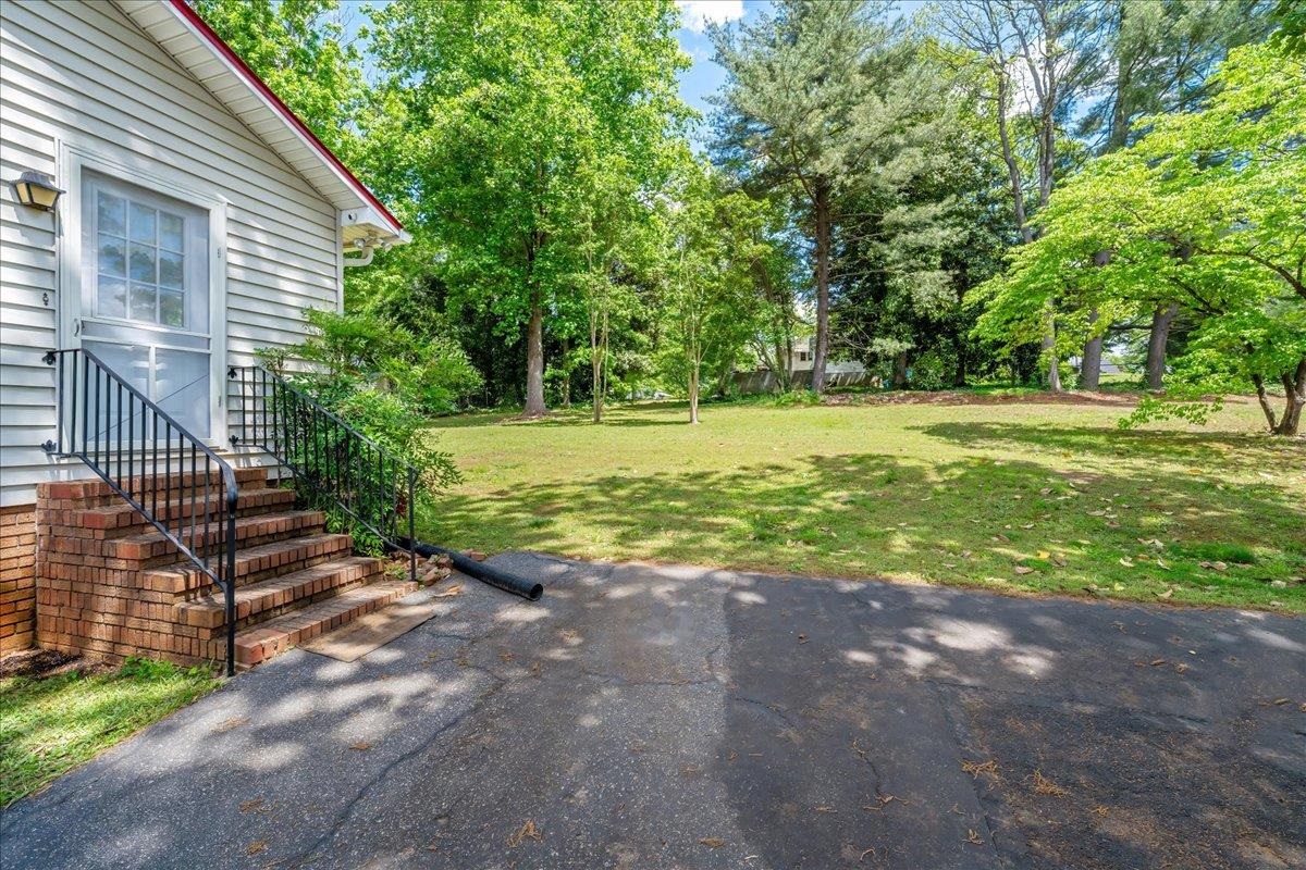 8 Cross Street Property Photo 23