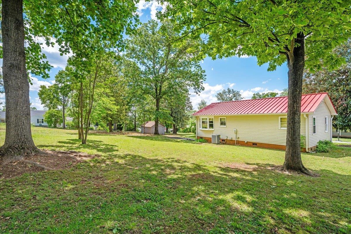 8 Cross Street Property Photo 26