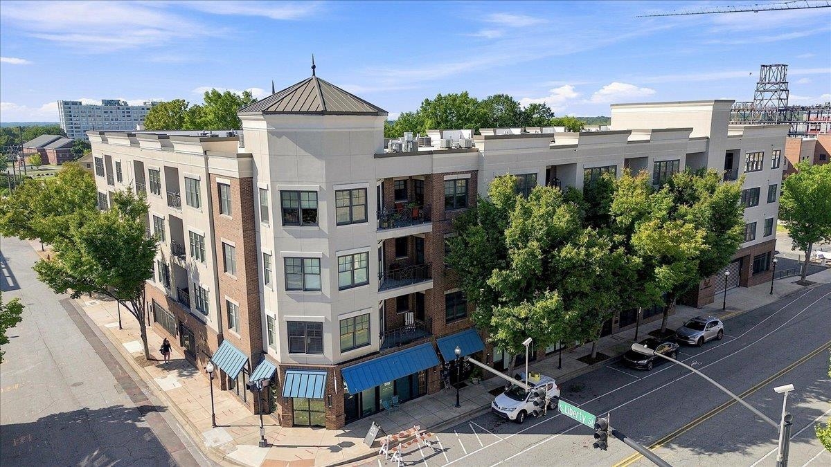 155 E Broad Street Property Photo 1