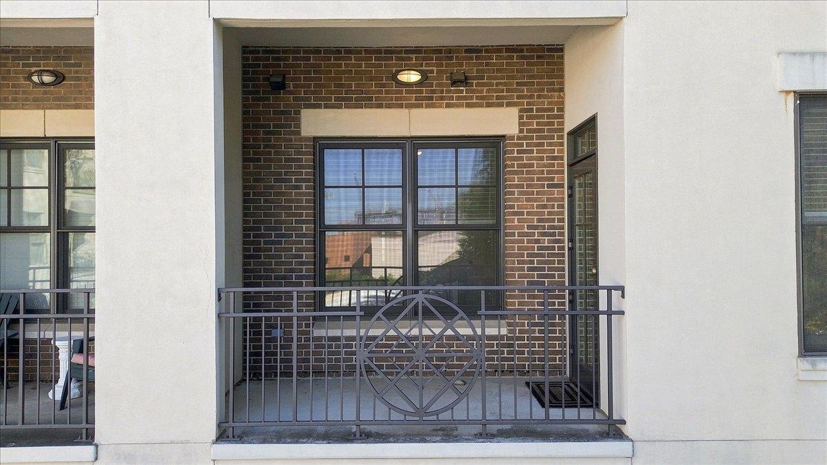 155 E Broad Street Property Photo 4