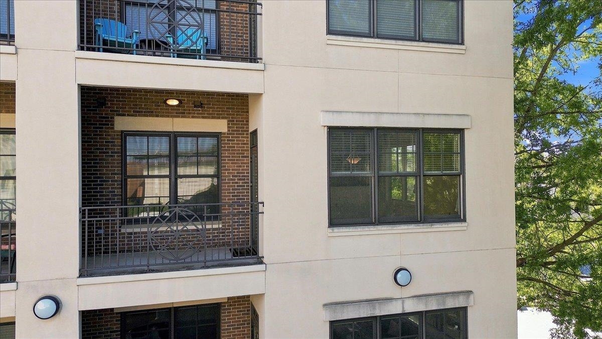 155 E Broad Street Property Photo 5