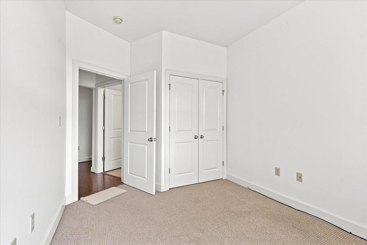 155 E Broad Street Property Photo 13