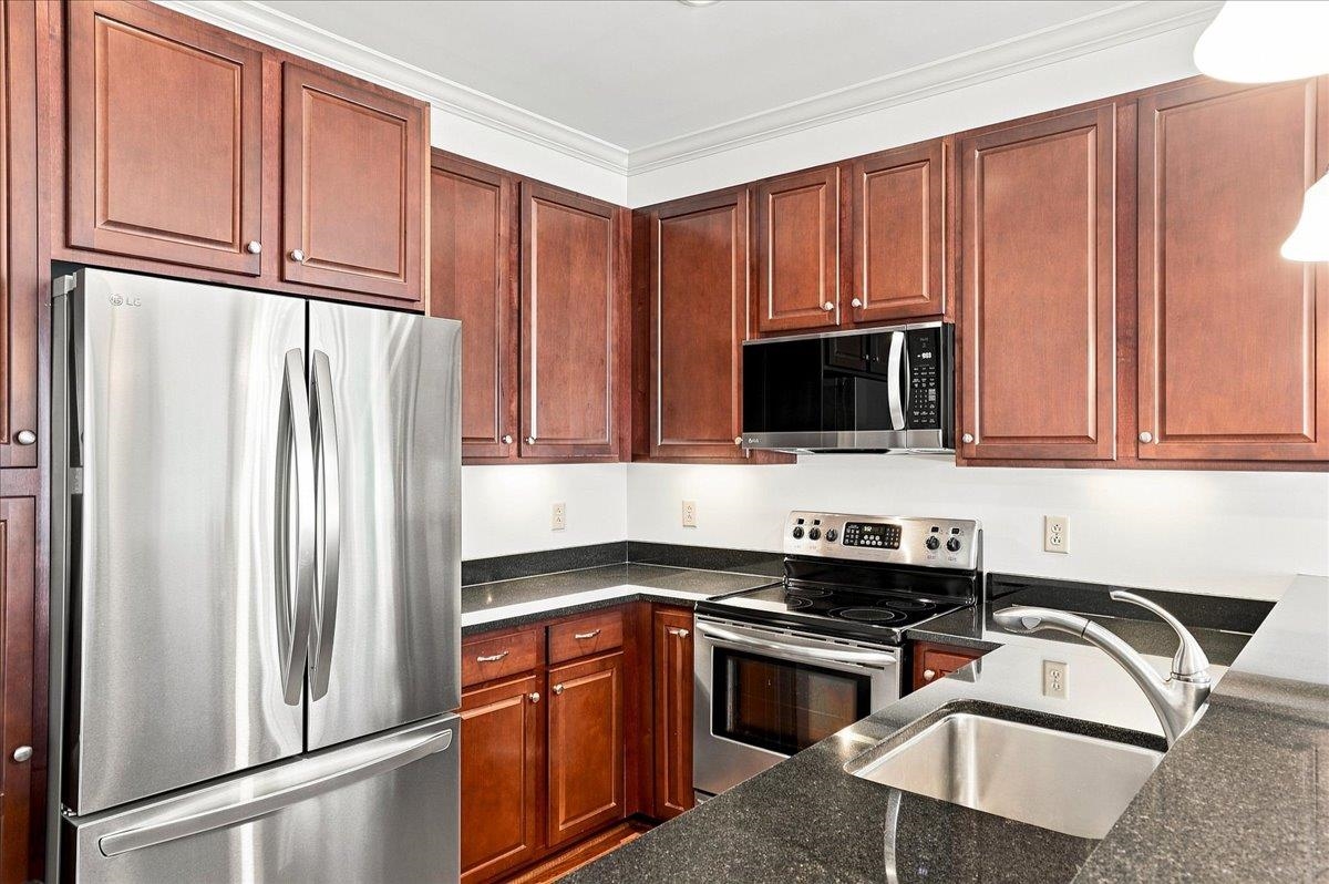 155 E Broad Street Property Photo 23