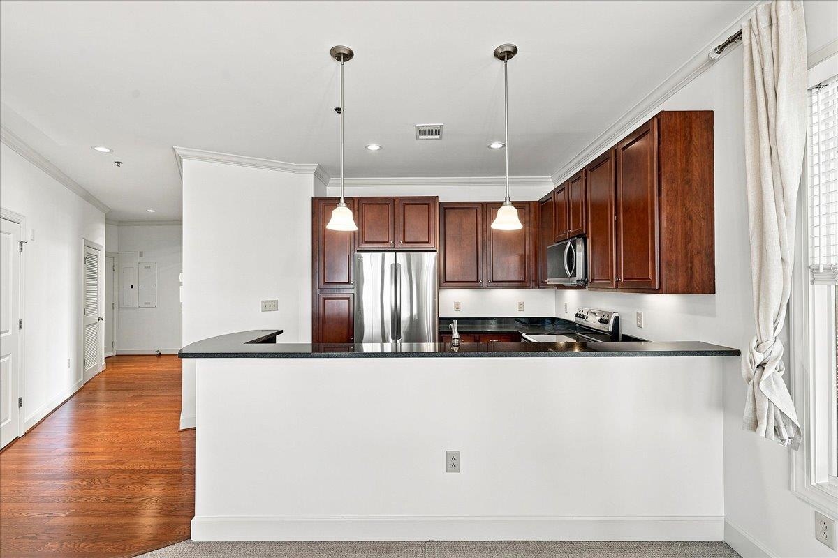 155 E Broad Street Property Photo 24