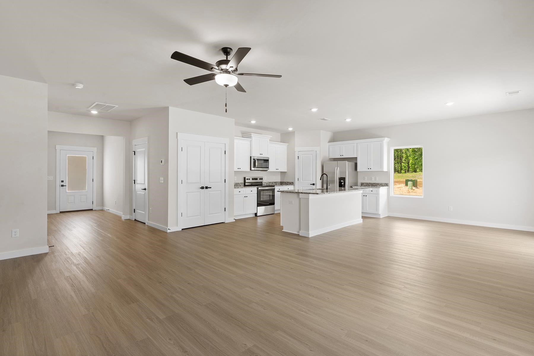 1237 Crested Iris Street Property Photo 5
