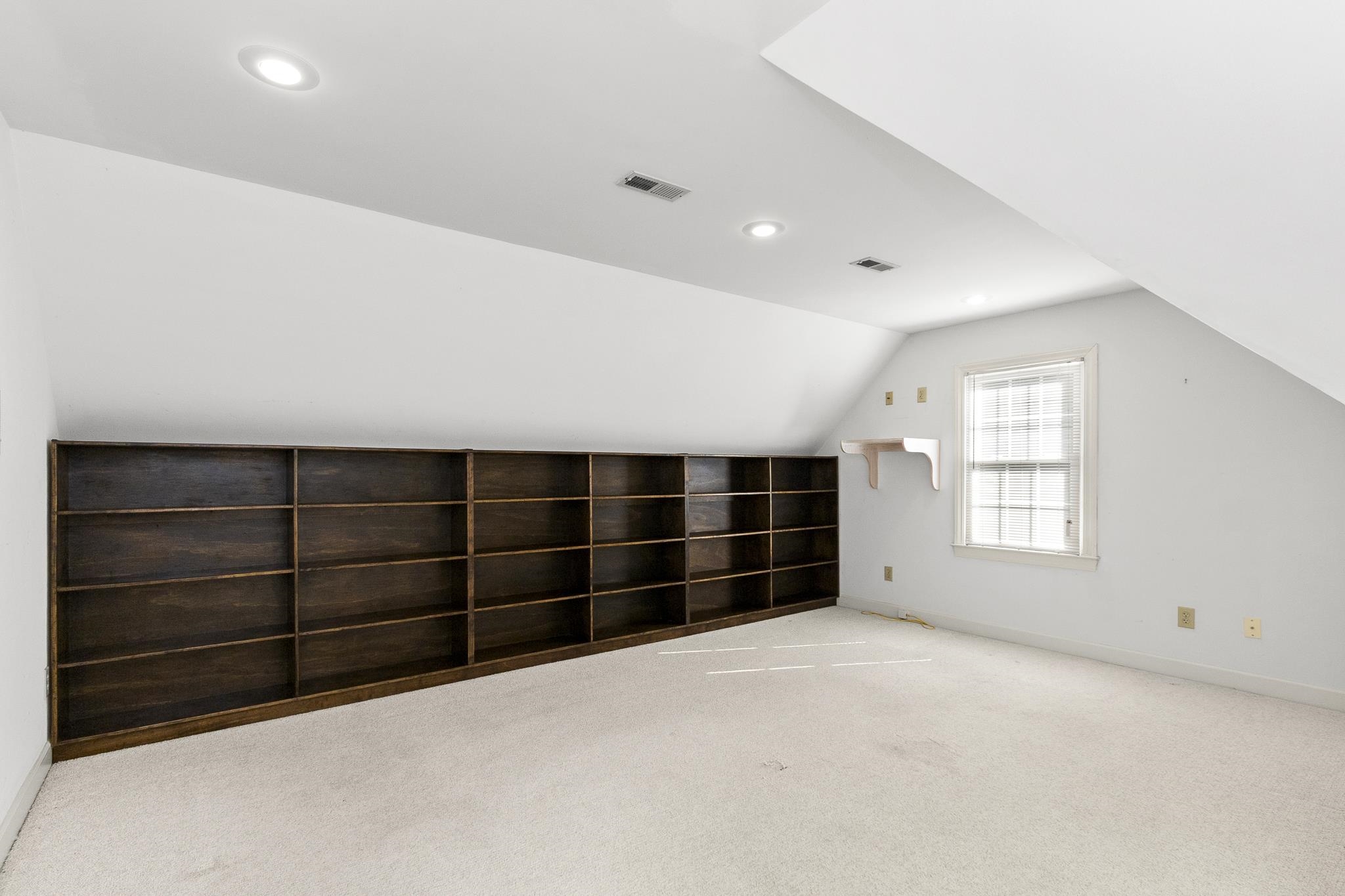 1117 Thornehill Drive Property Photo 22