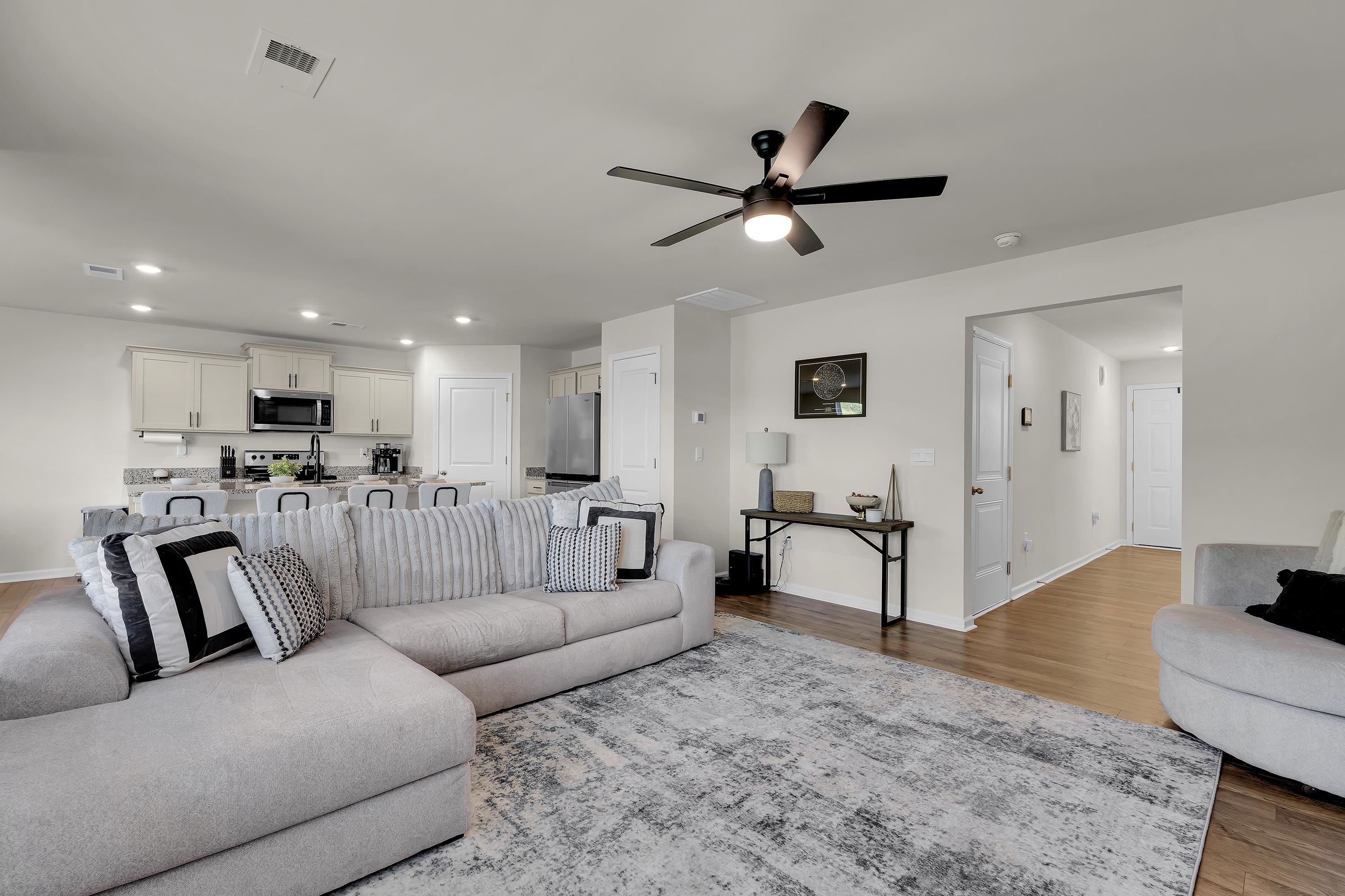 4723 Masterson Lane Property Photo 4