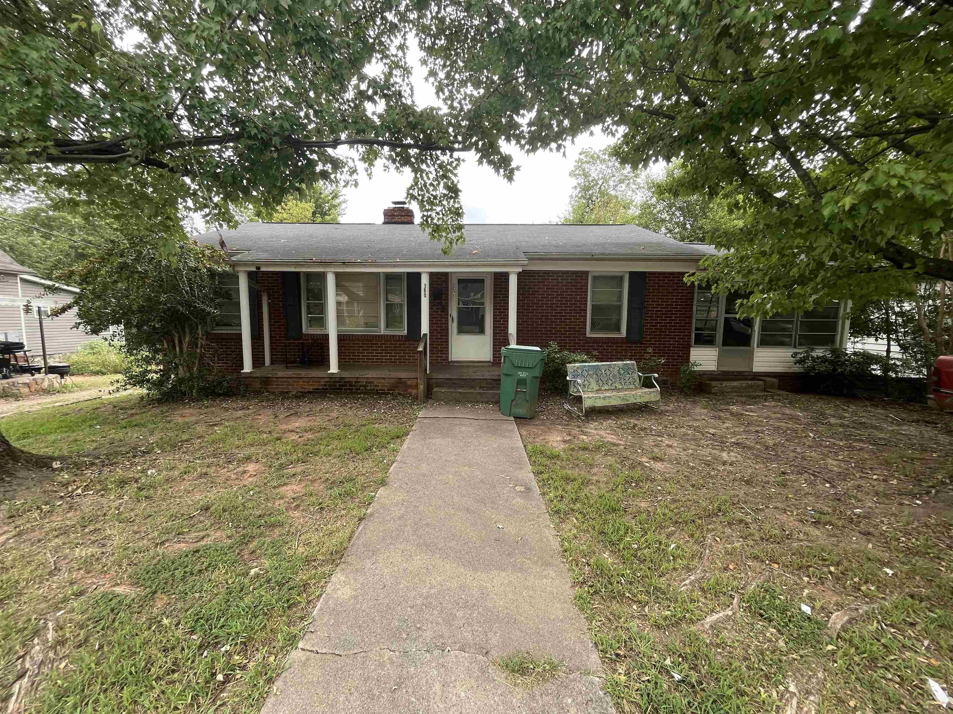 126 Holland St Property Photo 1