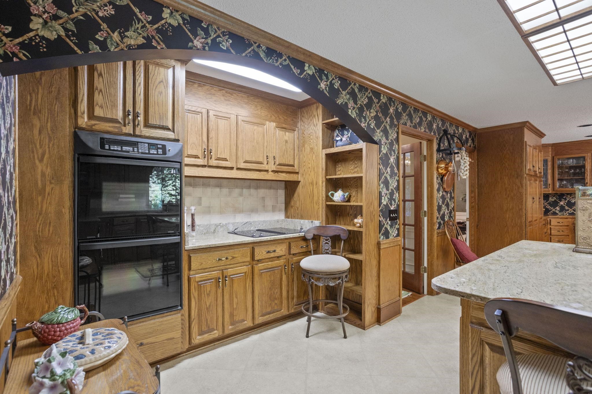 1228 Shadowood Drive Property Photo 11