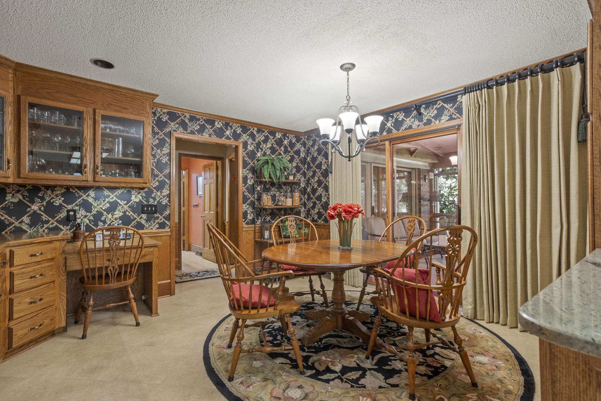 1228 Shadowood Drive Property Photo 13