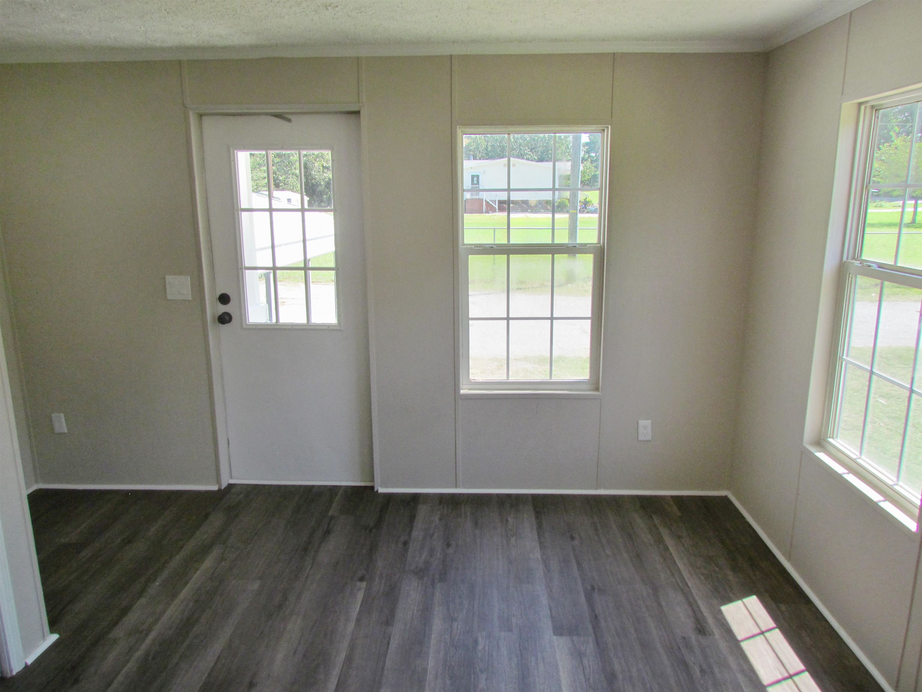 5565 Henderson Hill Road Property Photo 5