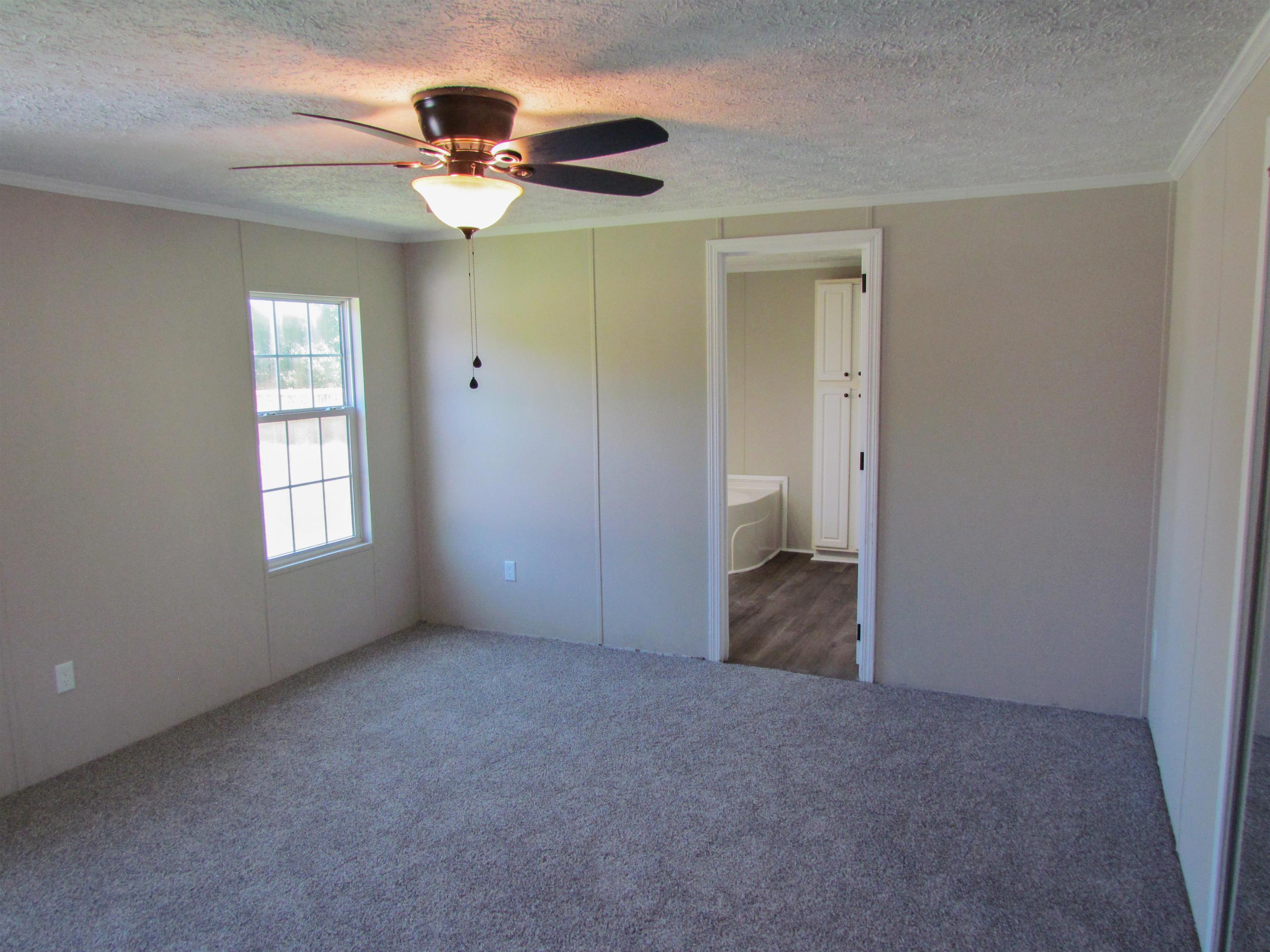 5565 Henderson Hill Road Property Photo 6