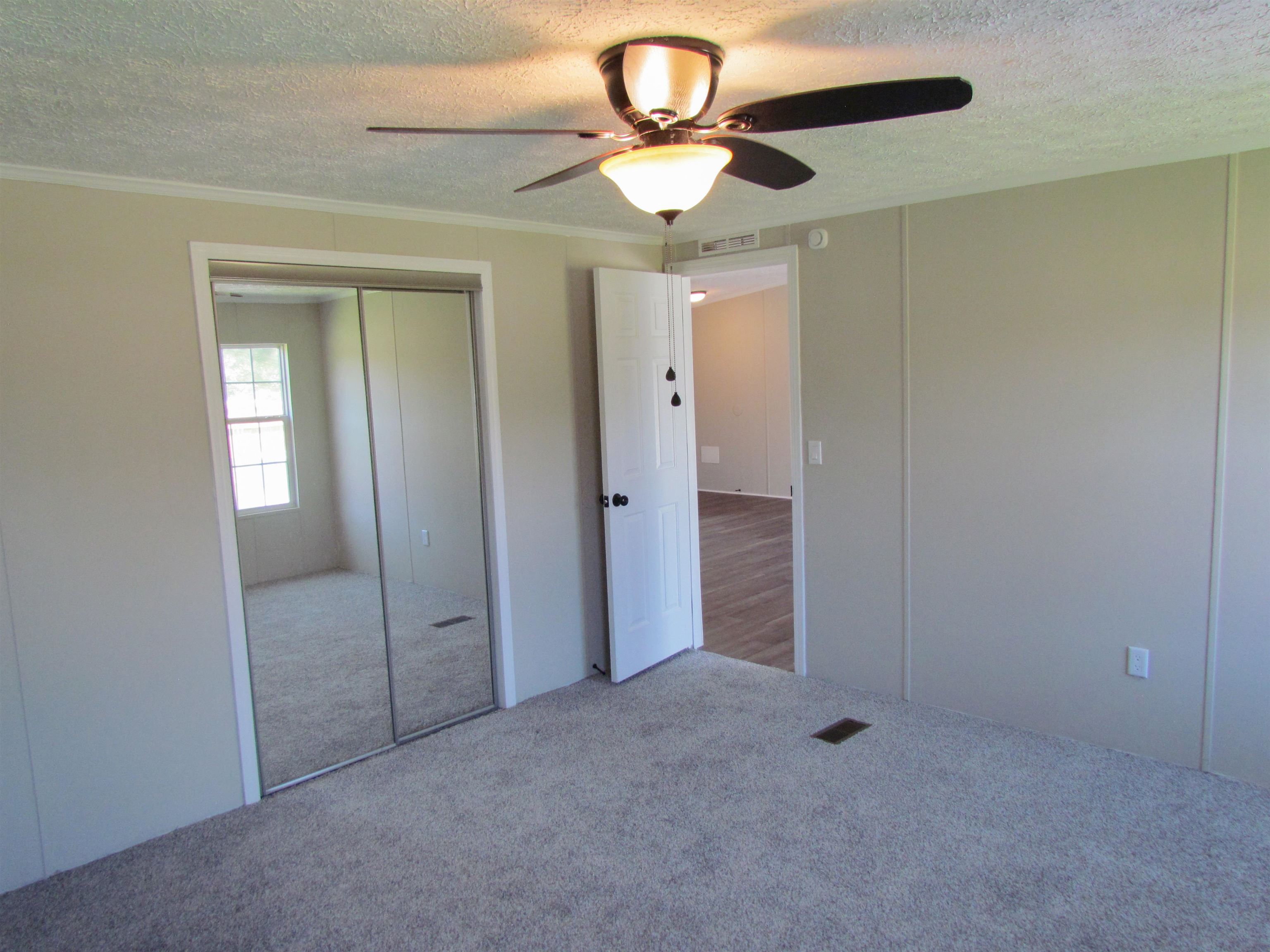 5565 Henderson Hill Road Property Photo 7