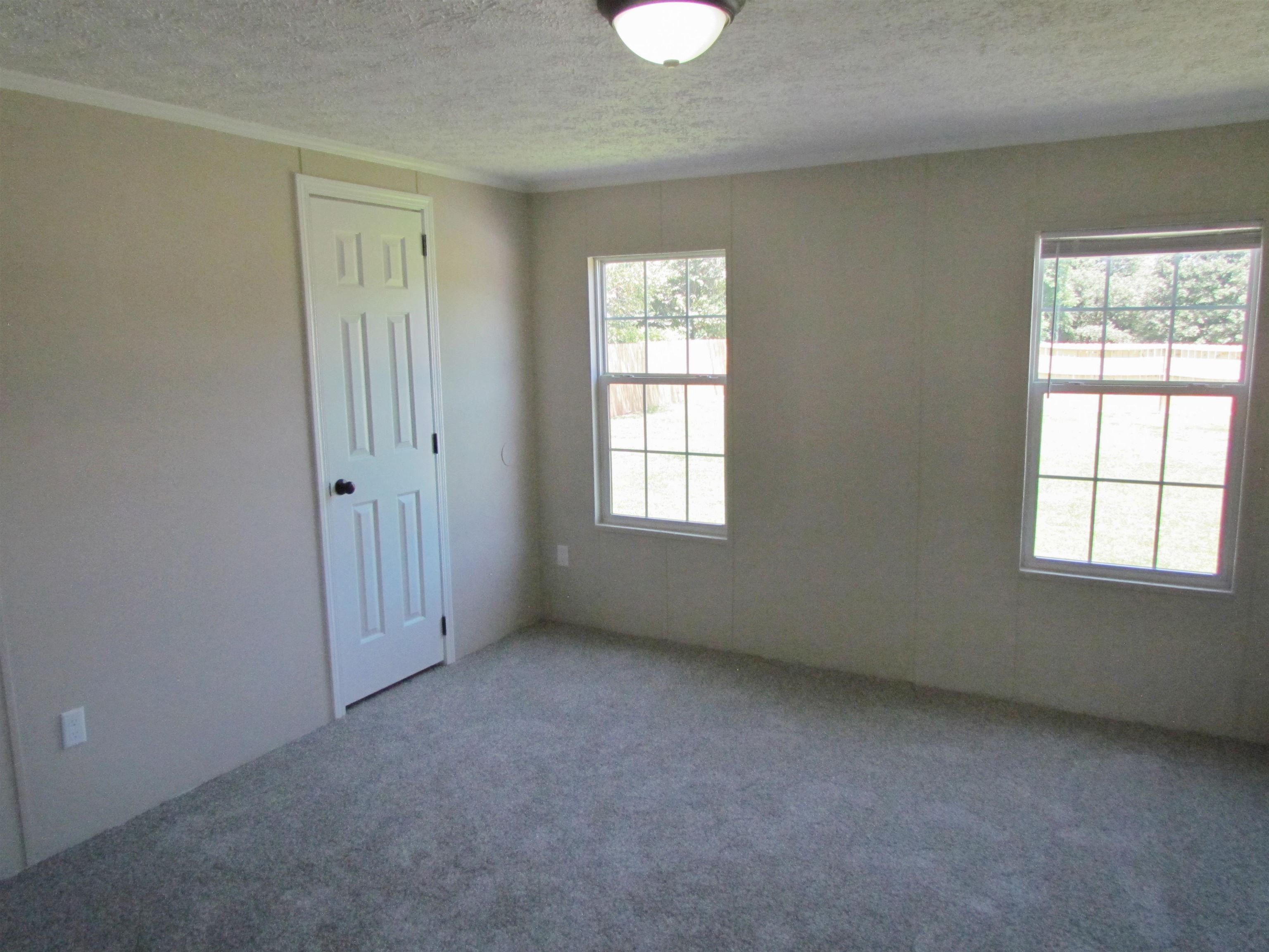 5565 Henderson Hill Road Property Photo 8