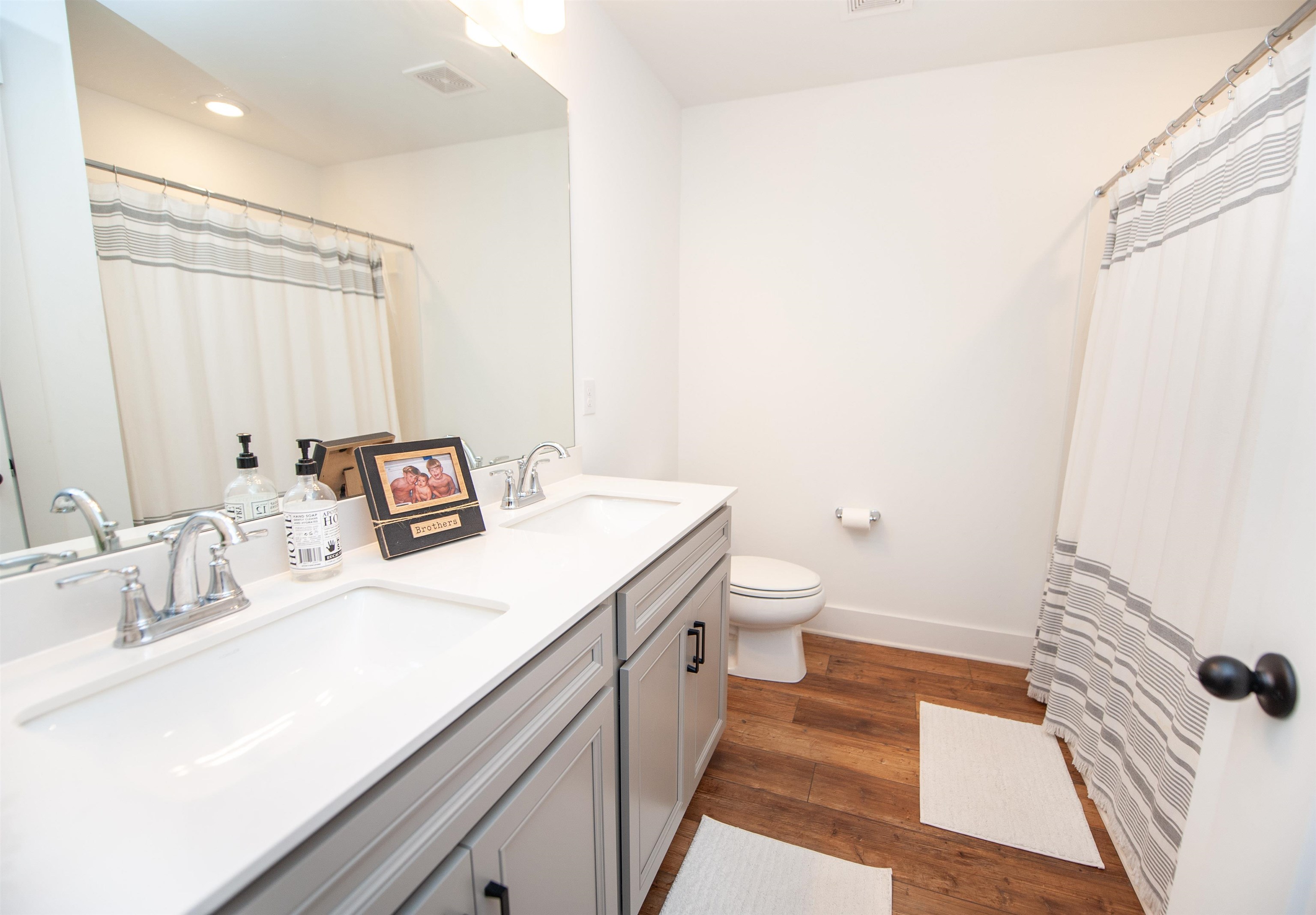 1628 Chelmsford Court Property Photo 23