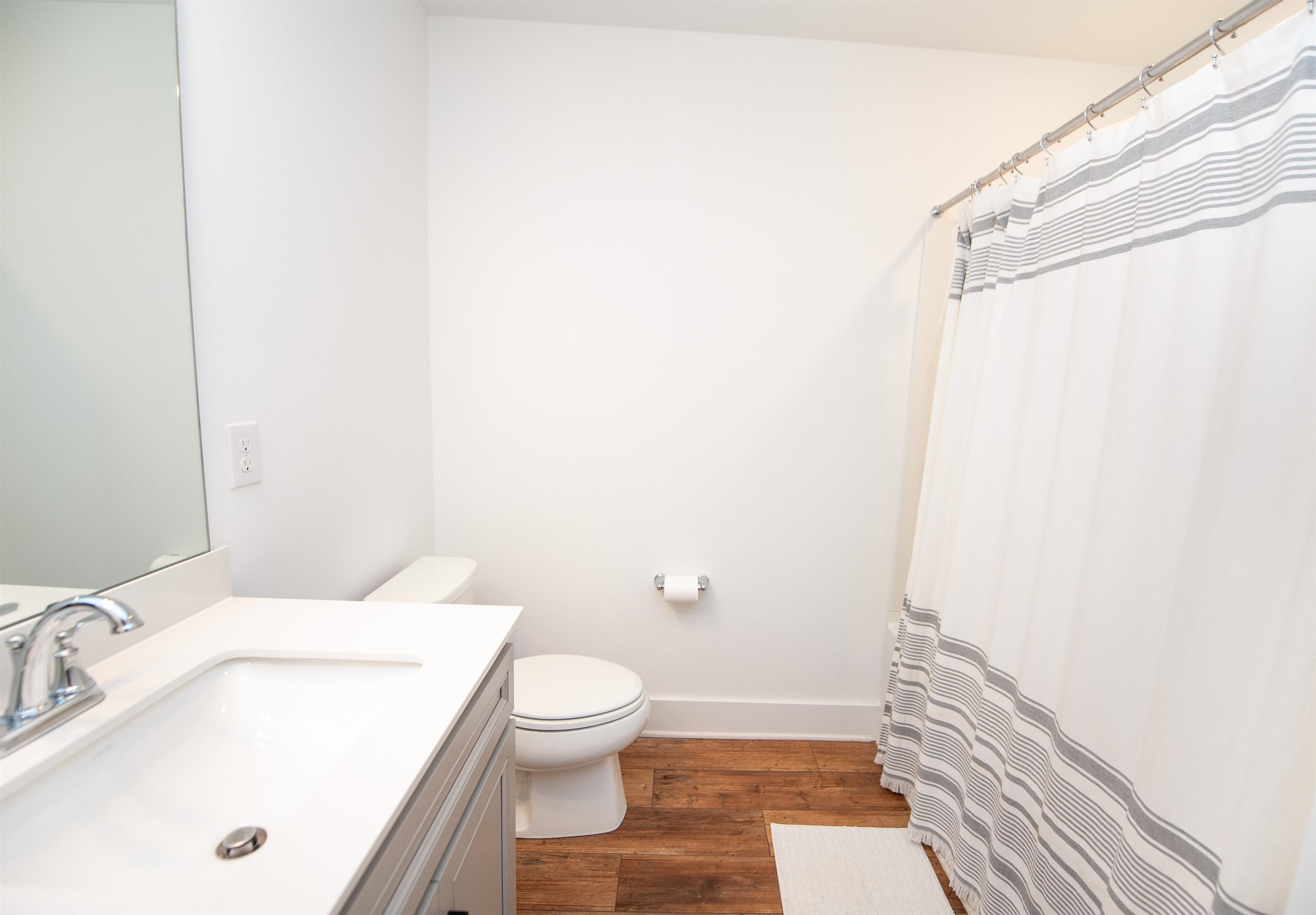 1628 Chelmsford Court Property Photo 25