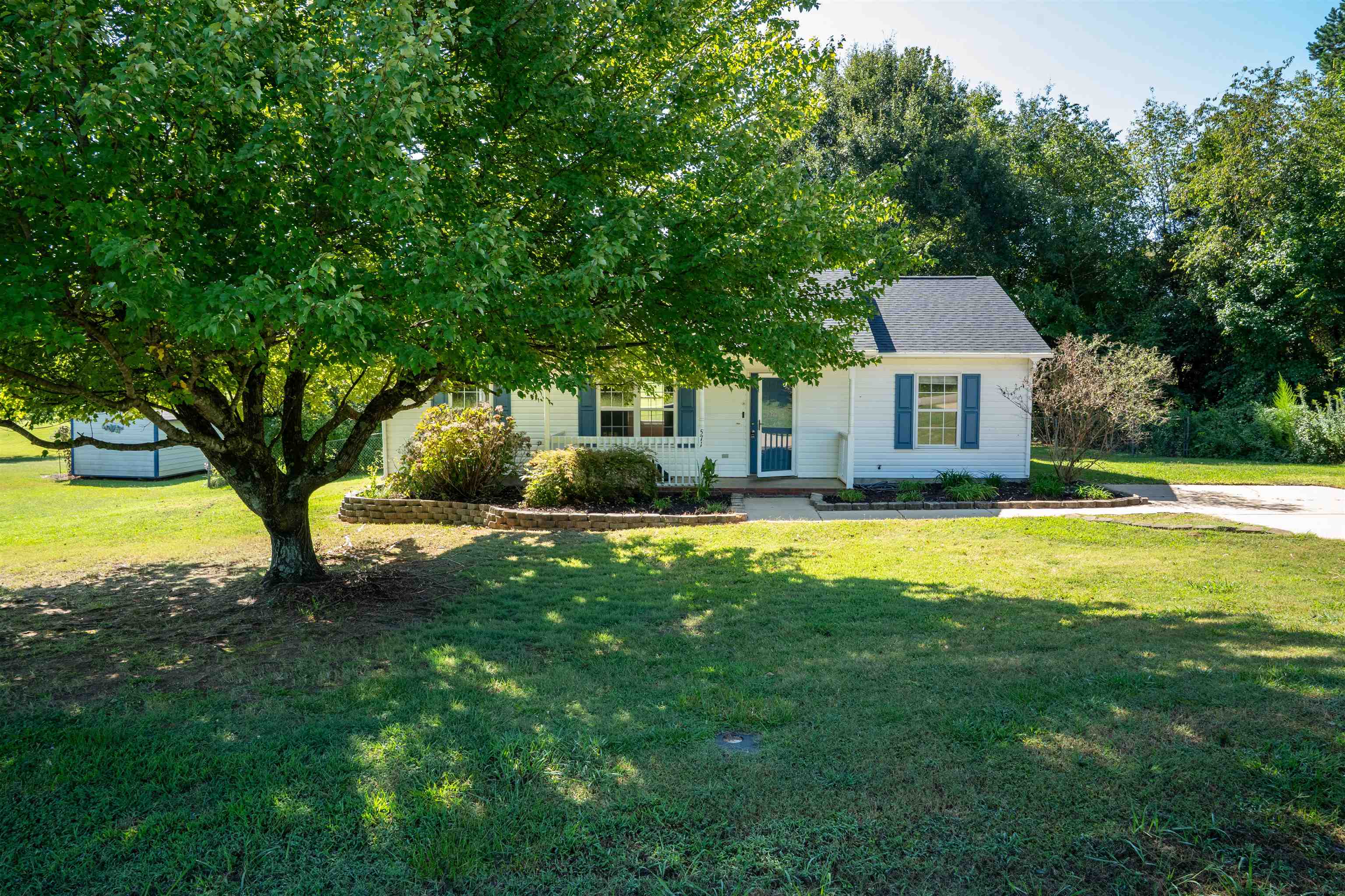 571 Burnetts Road Property Photo 2