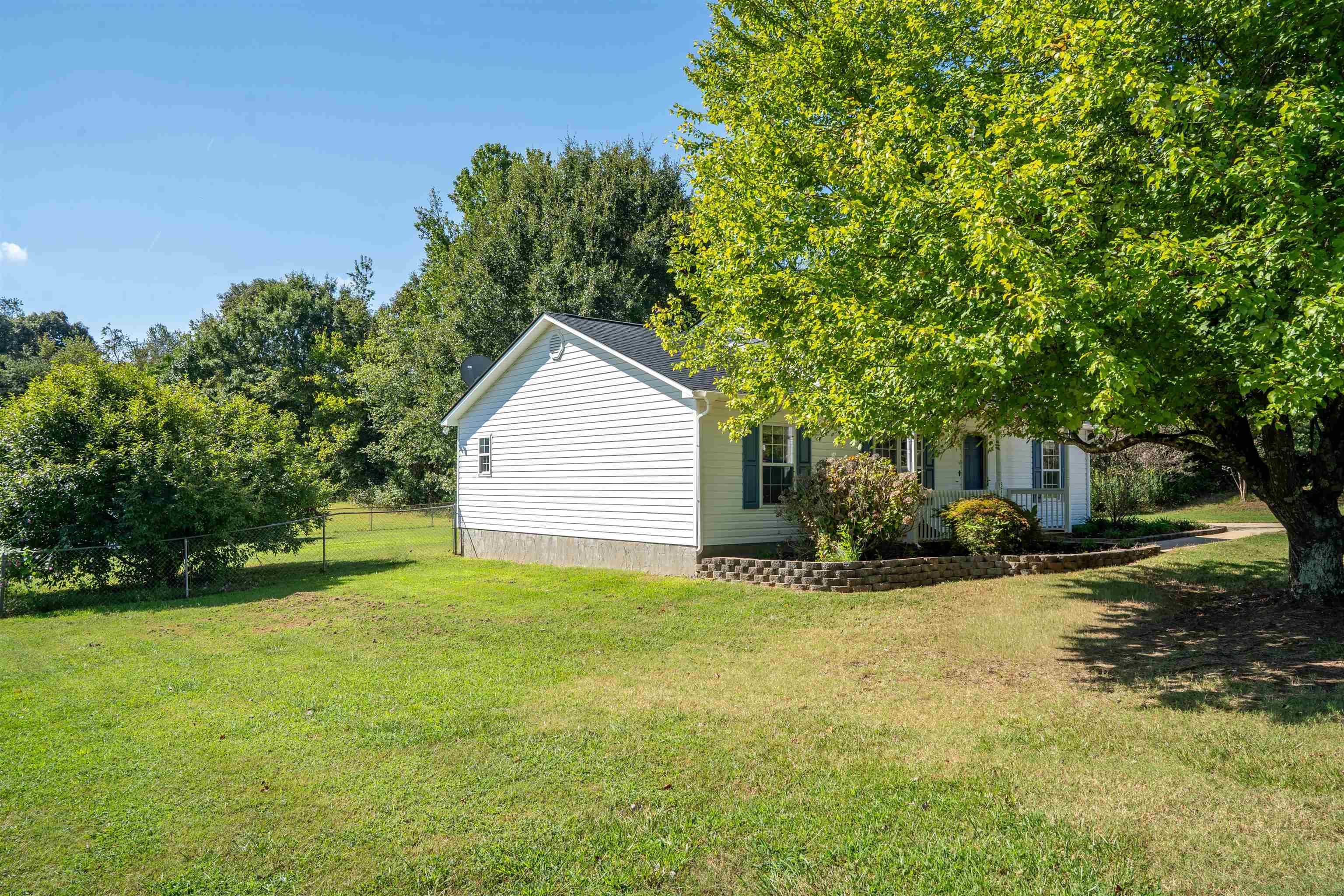 571 Burnetts Road Property Photo 3
