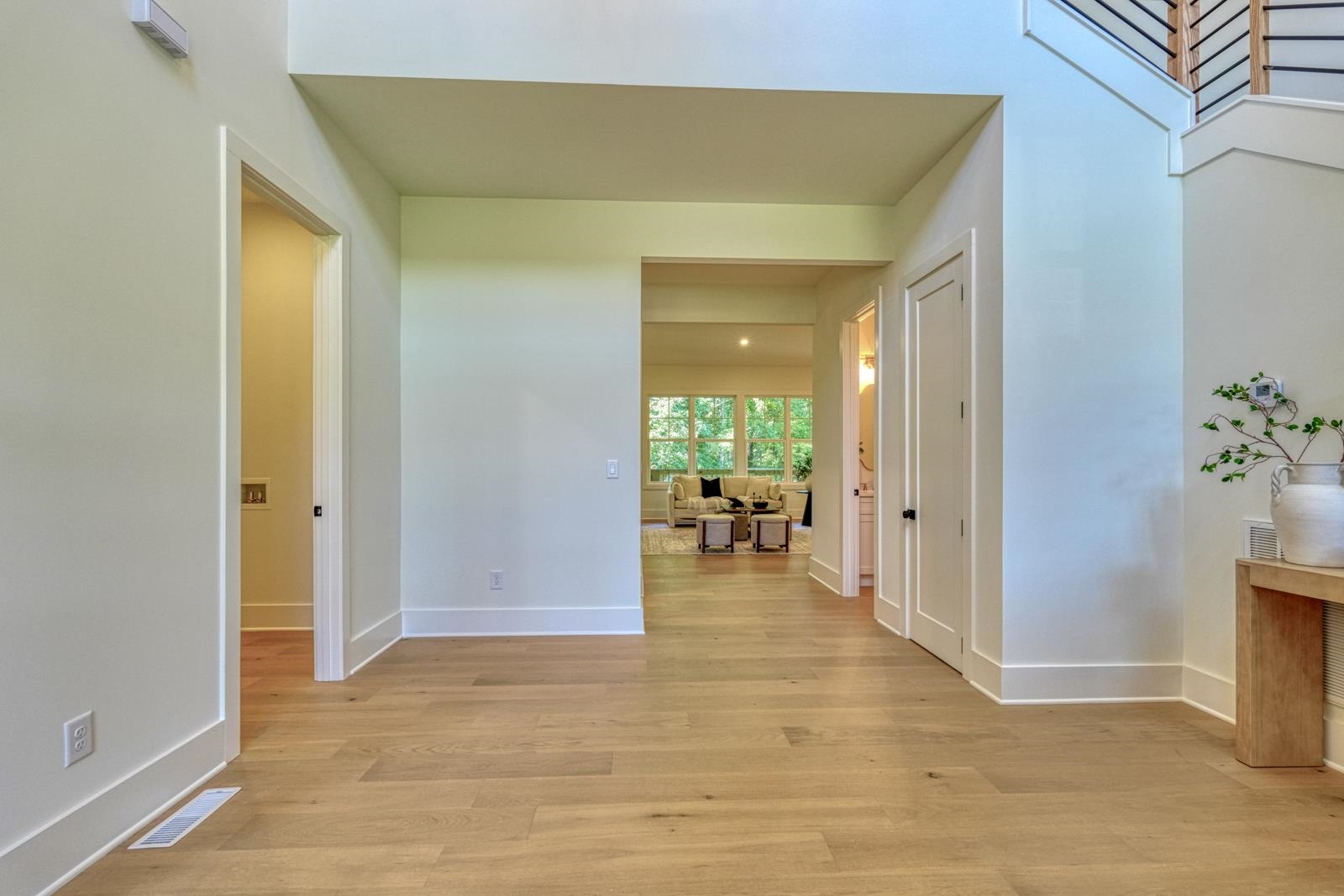 2040 Ivy Cottage Path Property Photo 4