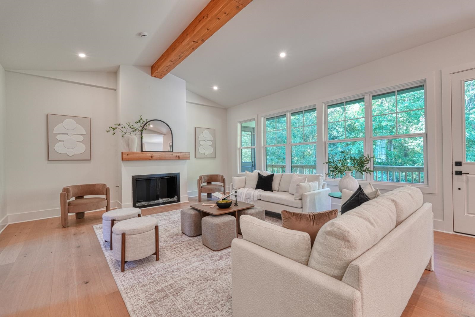 2040 Ivy Cottage Path Property Photo 8