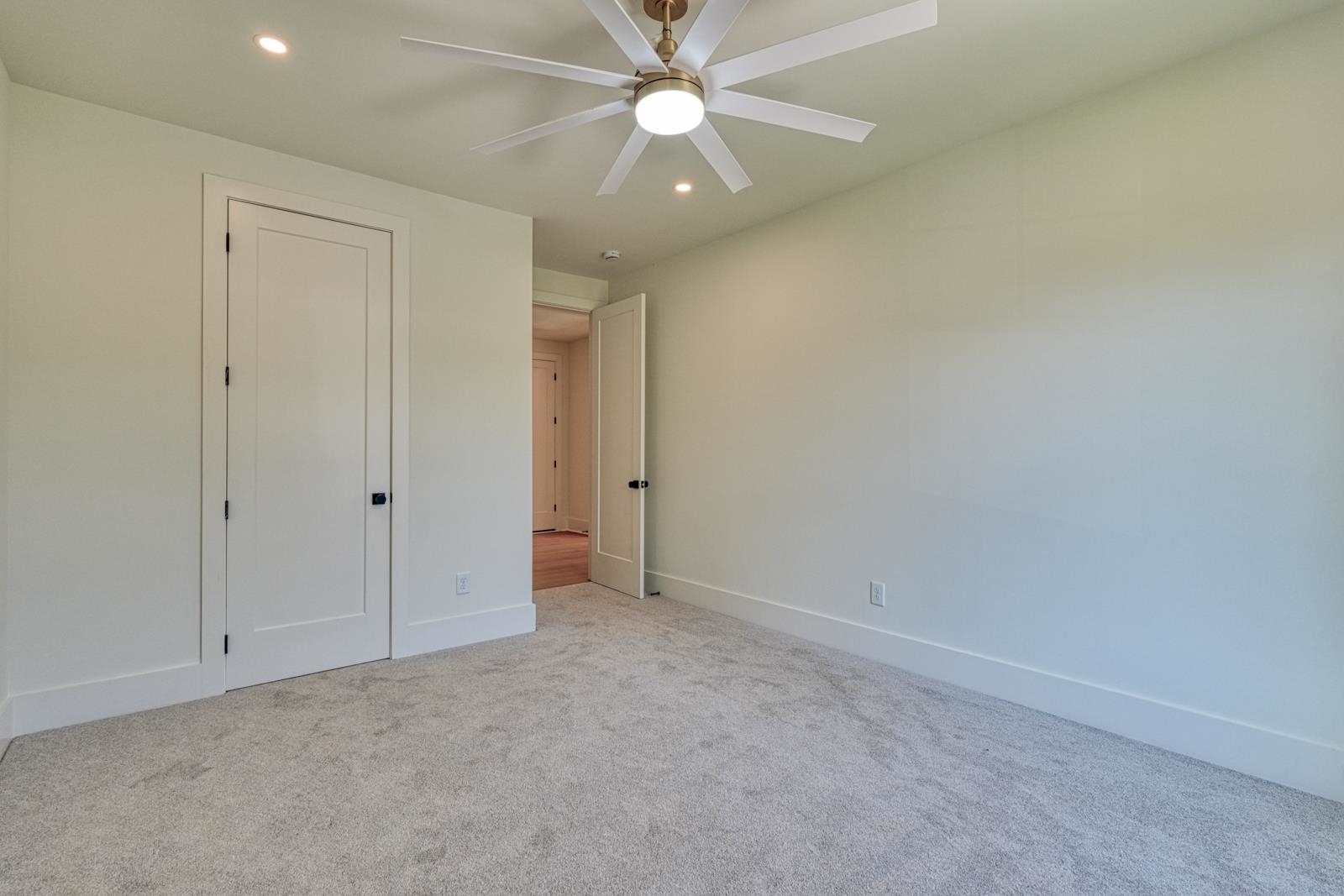 2040 Ivy Cottage Path Property Photo 37