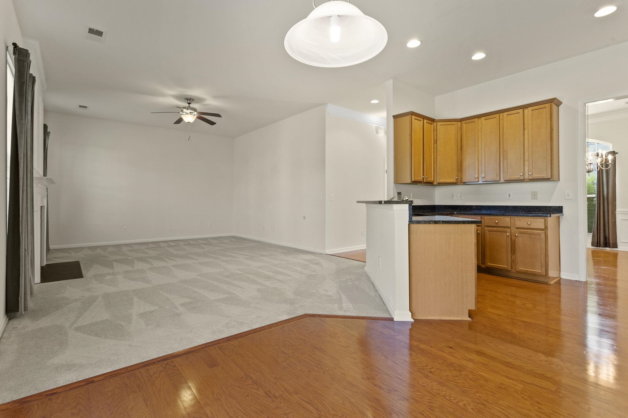 567 Shoreline Boulevard Property Photo 10