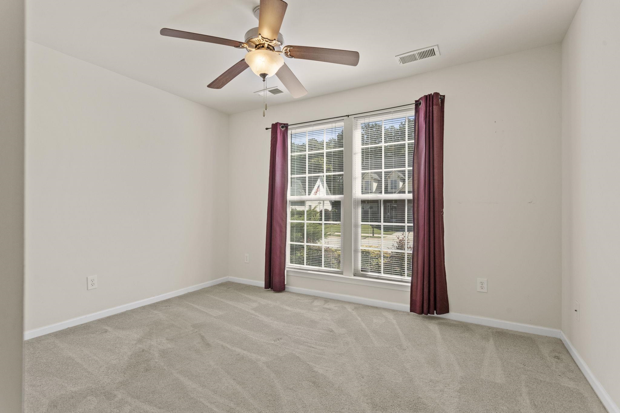 567 Shoreline Boulevard Property Photo 13