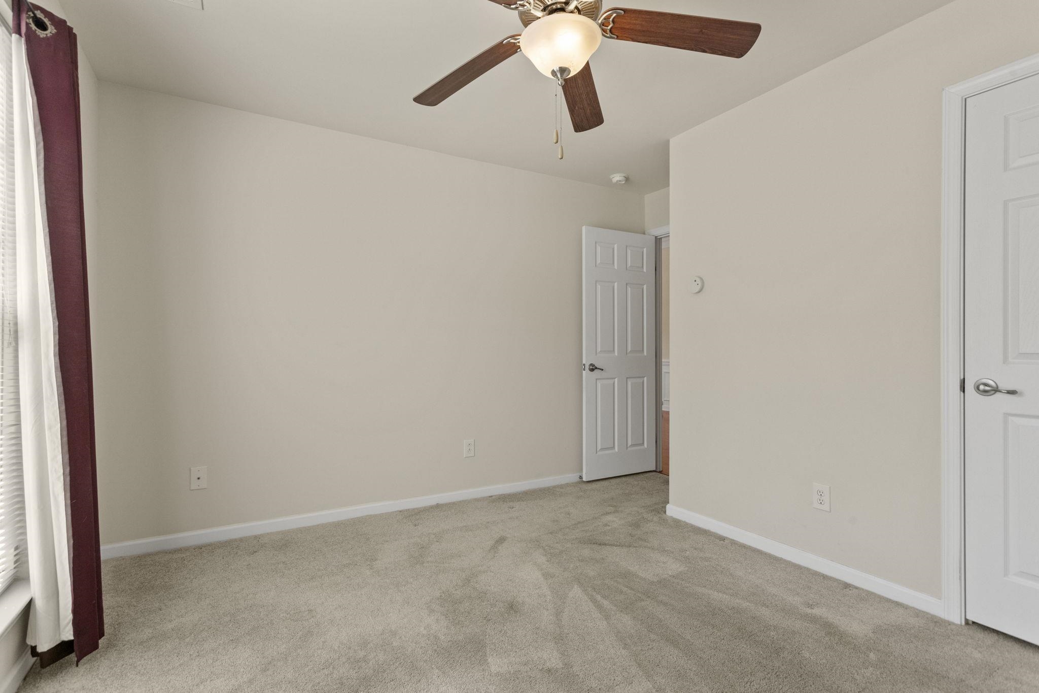 567 Shoreline Boulevard Property Photo 14